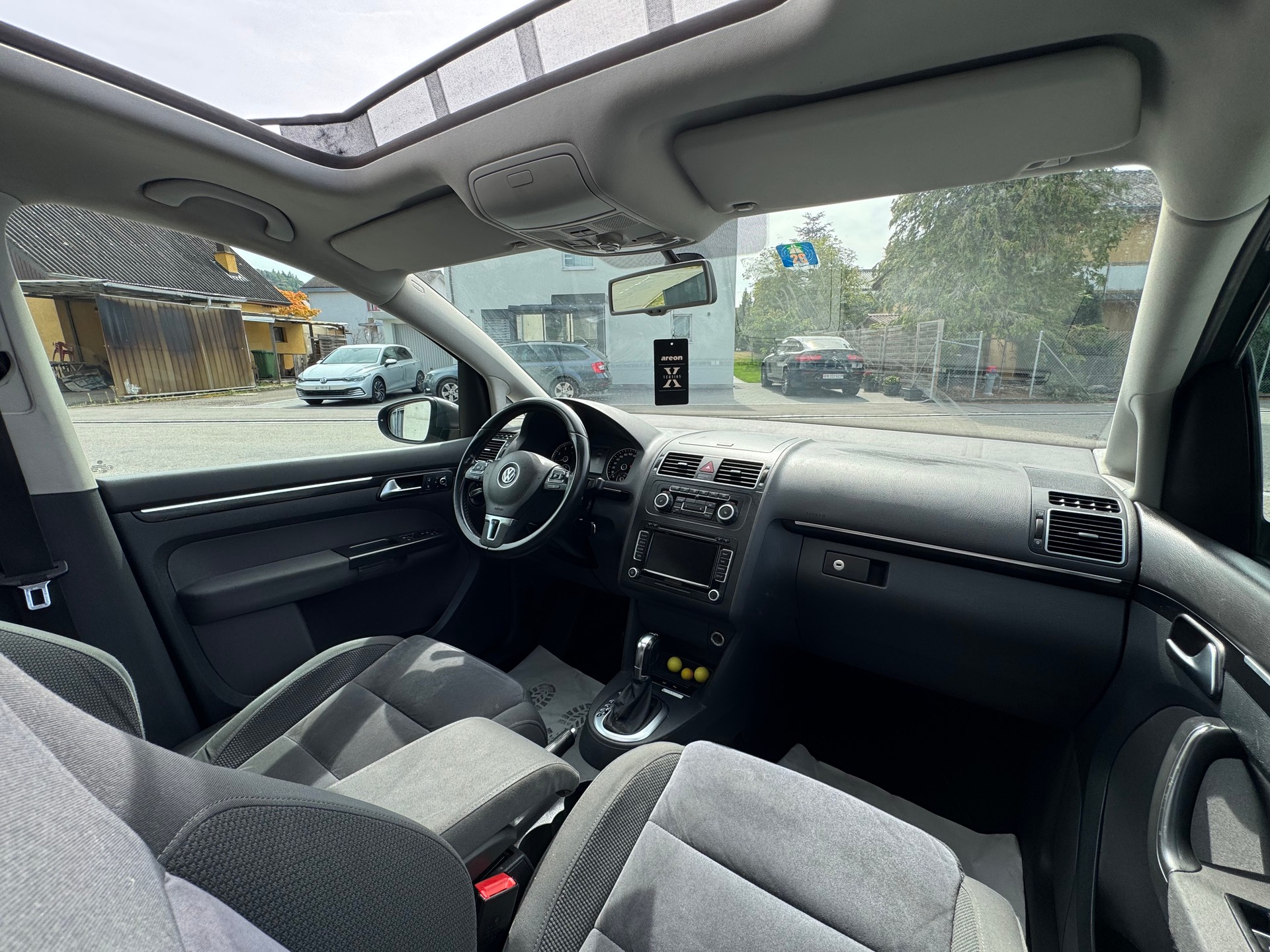 VW Touran 1.4 TSI Trendline DSG-image-6