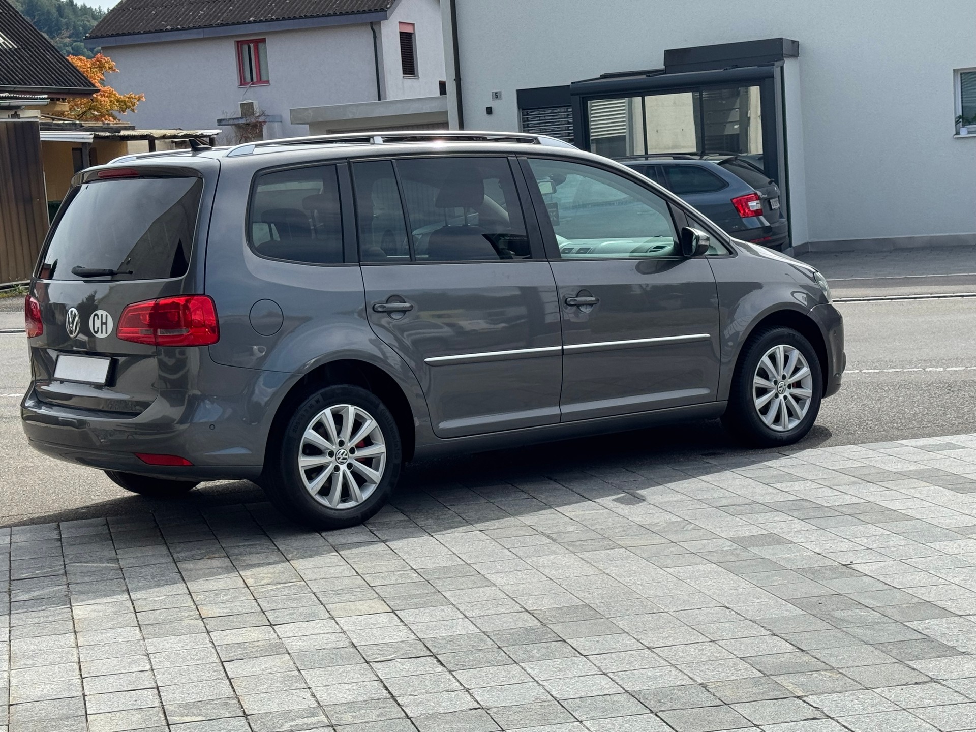 VW Touran 1.4 TSI Trendline DSG-image-4