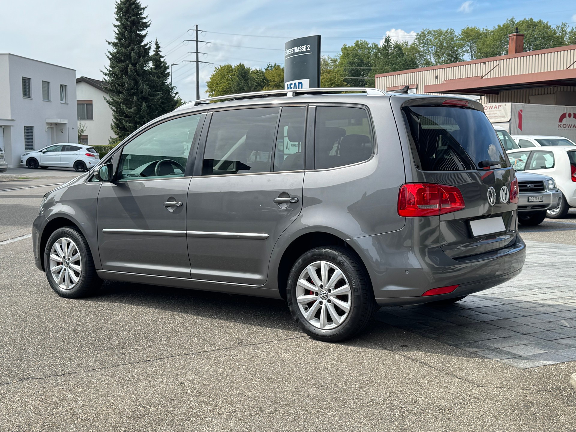 VW Touran 1.4 TSI Trendline DSG-image-2