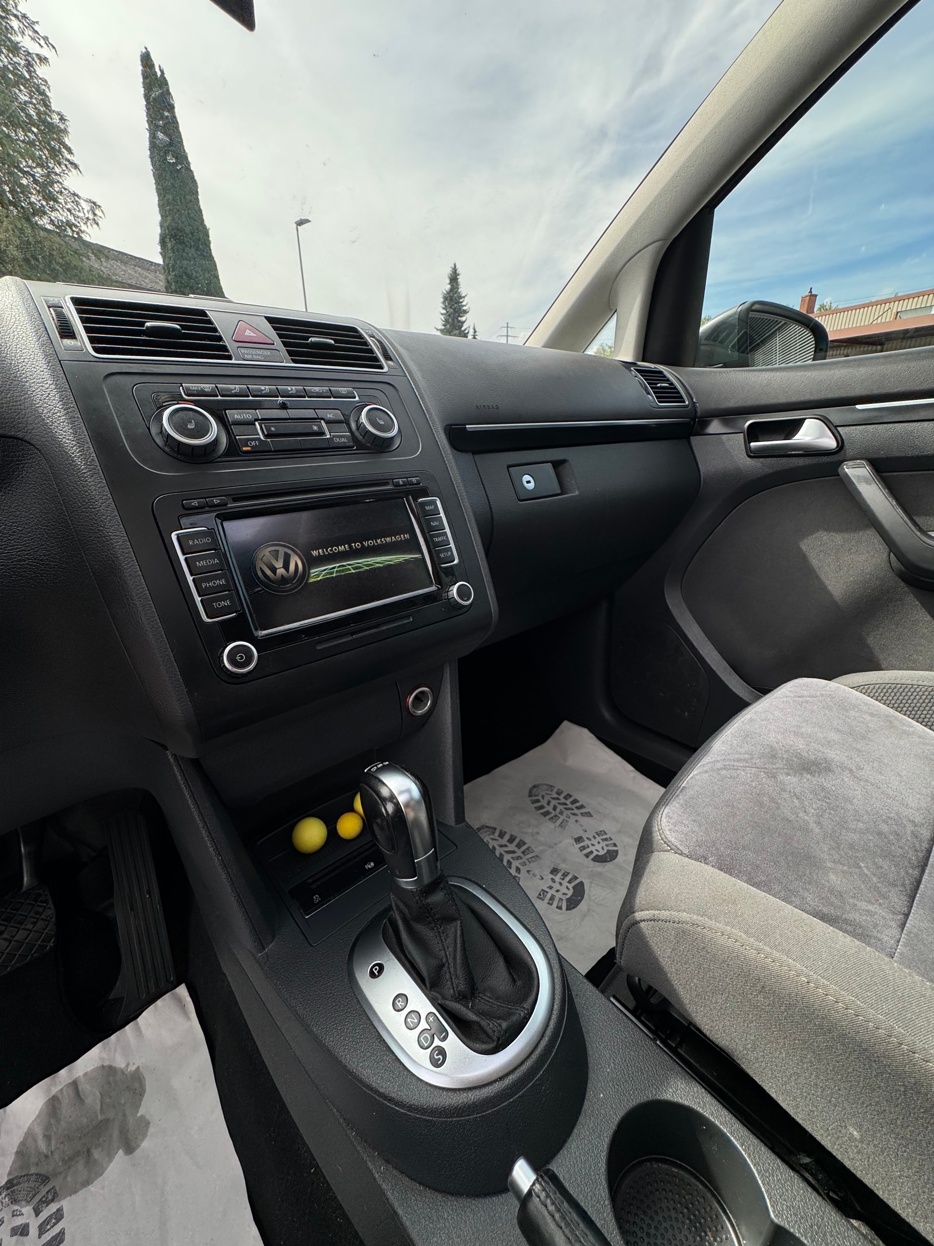 VW Touran 1.4 TSI Trendline DSG-image-5