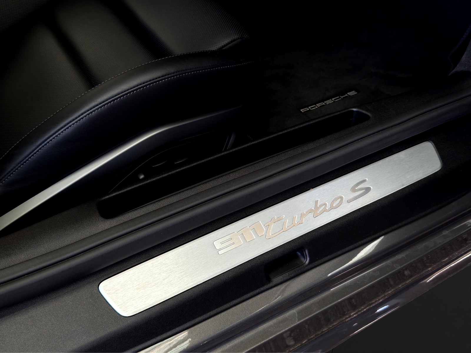 PORSCHE 911 Turbo S PDK-image-19