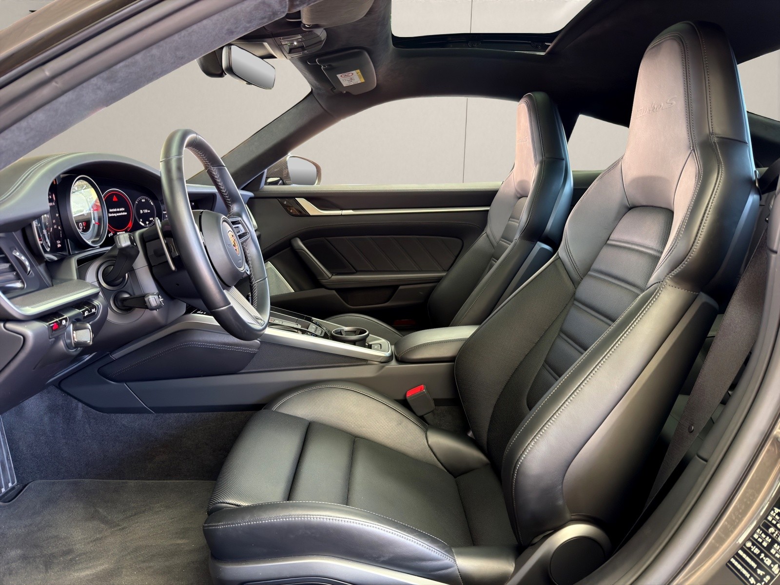 PORSCHE 911 Turbo S PDK-image-9