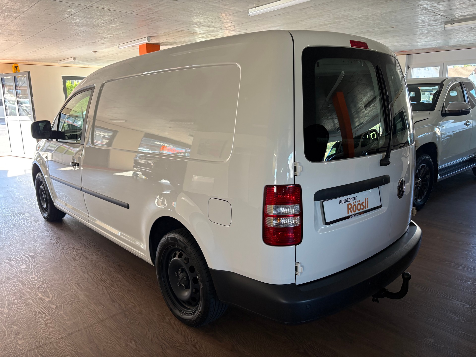 VW Caddy Maxi 2.0 TDI-image-5