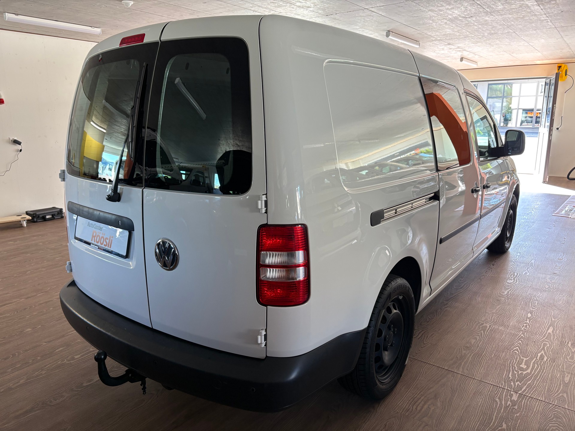 VW Caddy Maxi 2.0 TDI-image-4