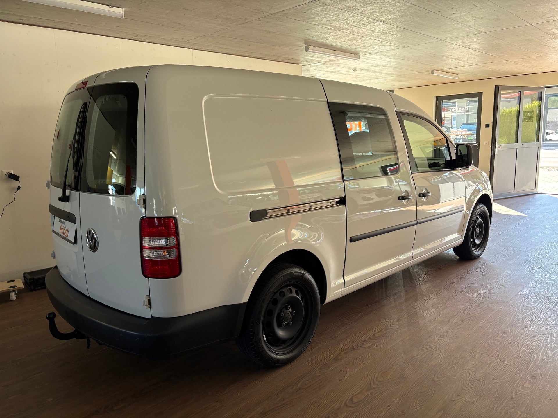 VW Caddy Maxi 2.0 TDI-image-3