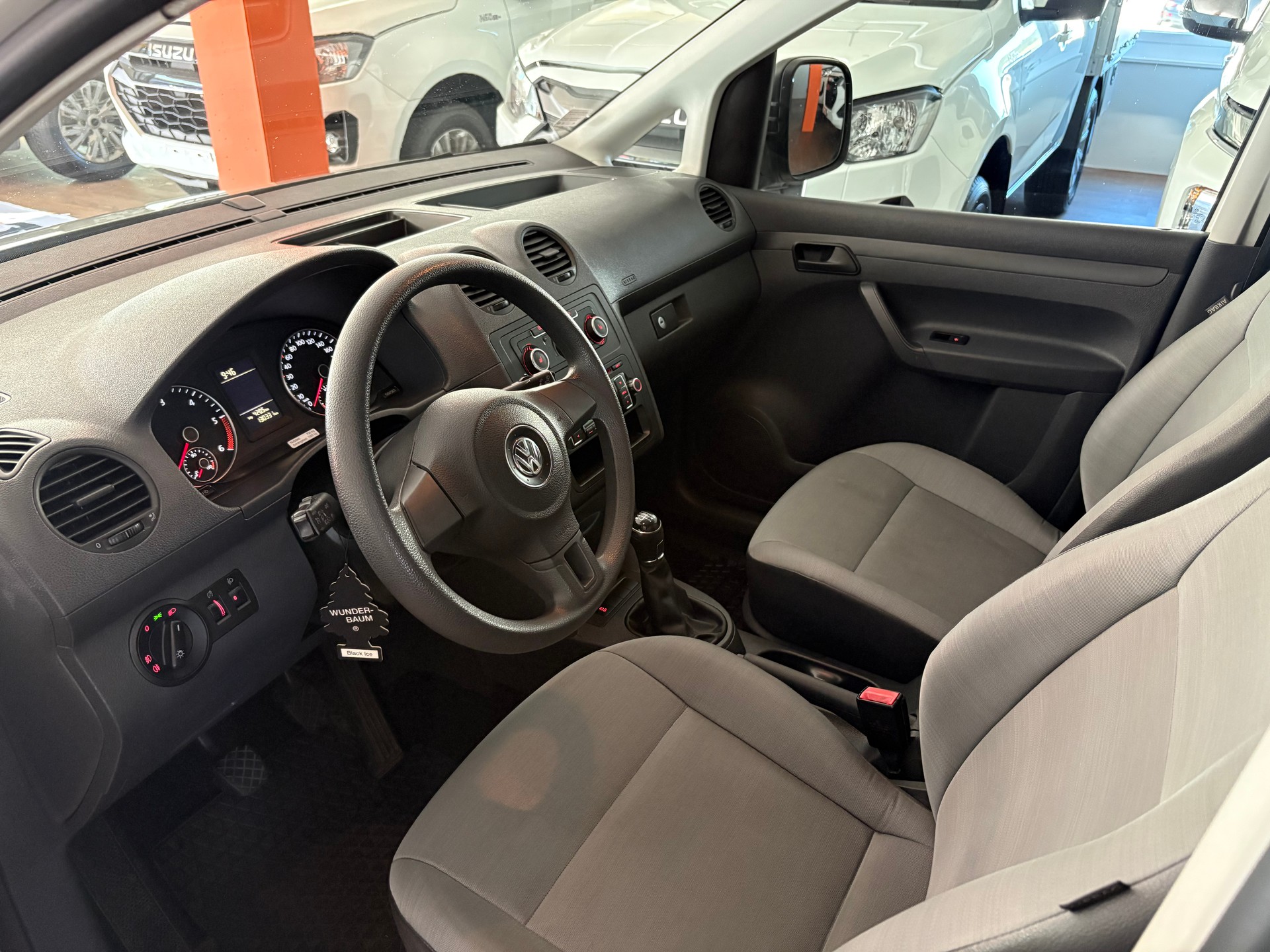 VW Caddy Maxi 2.0 TDI-image-9
