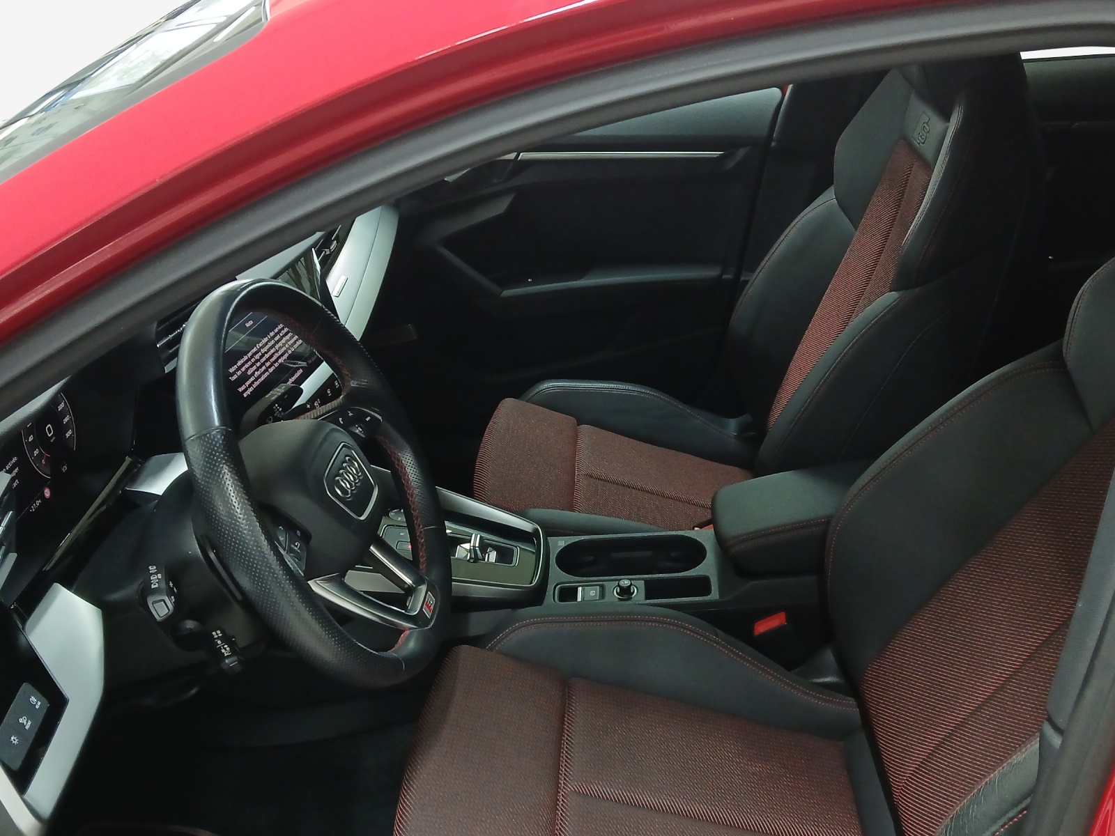 AUDI S3 Sportback 2.0 TFSI quattro S-tronic-image-7