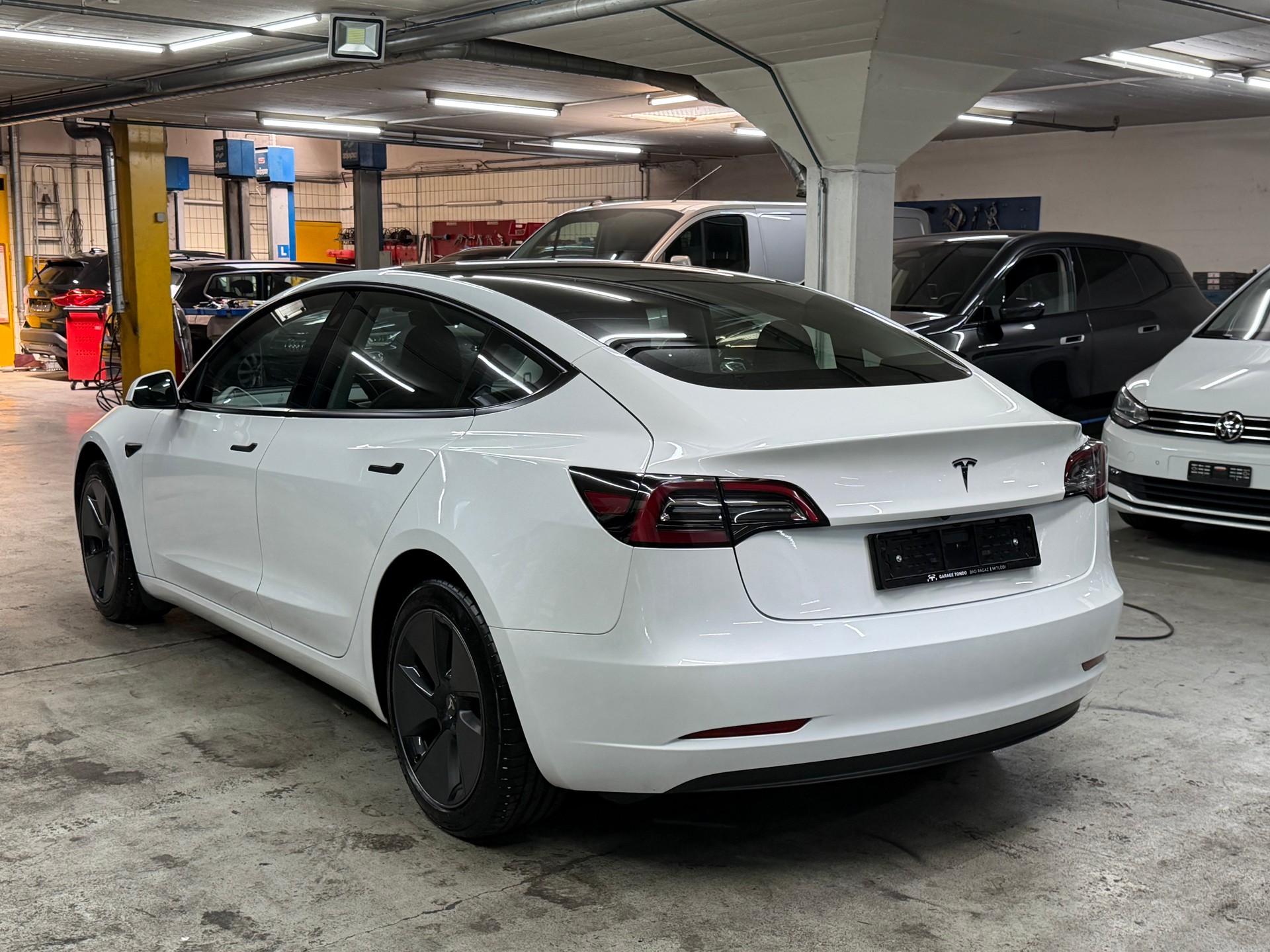 TESLA Model 3-image-3