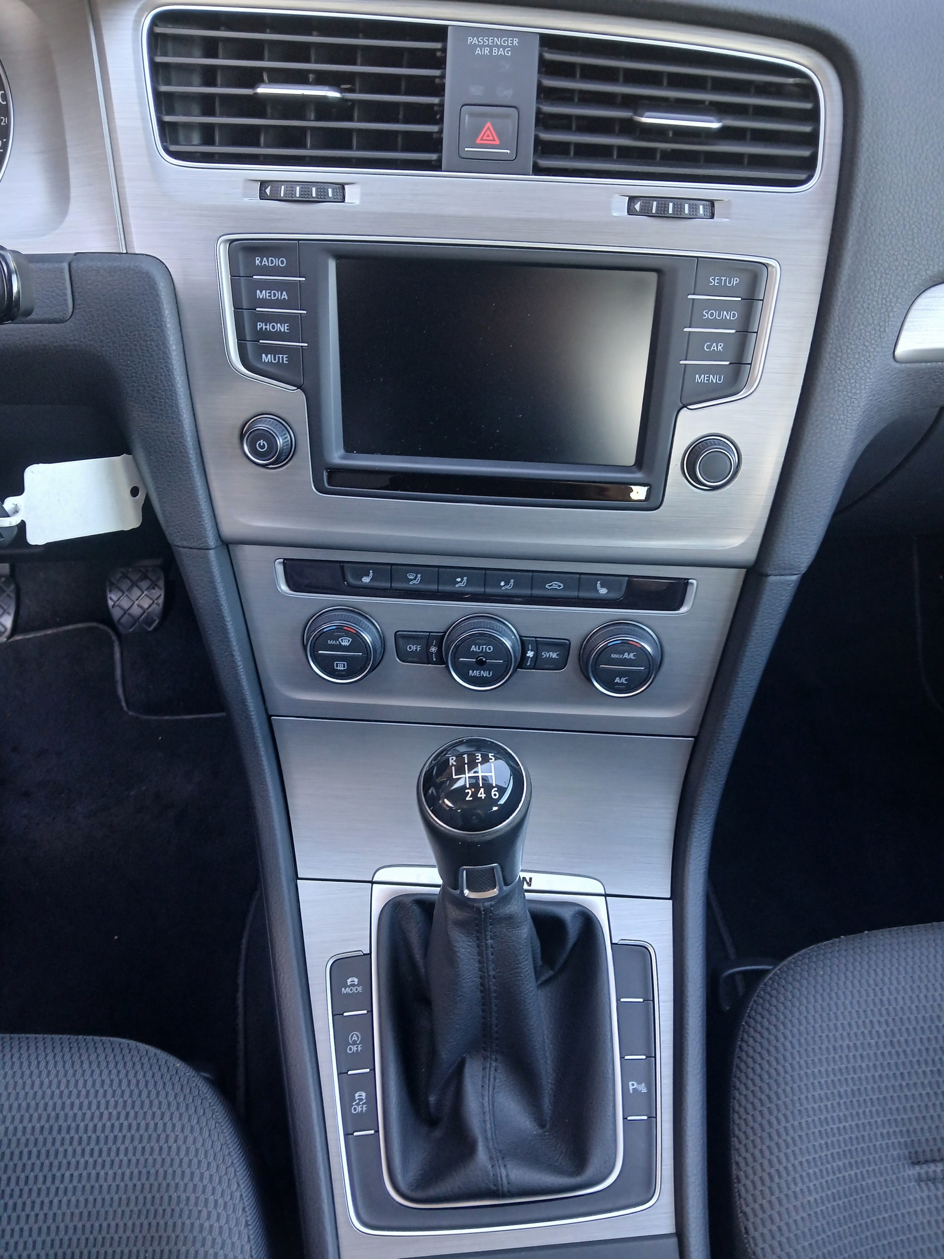VW Golf 2.0 TDI Comfortline 4Motion-image-6