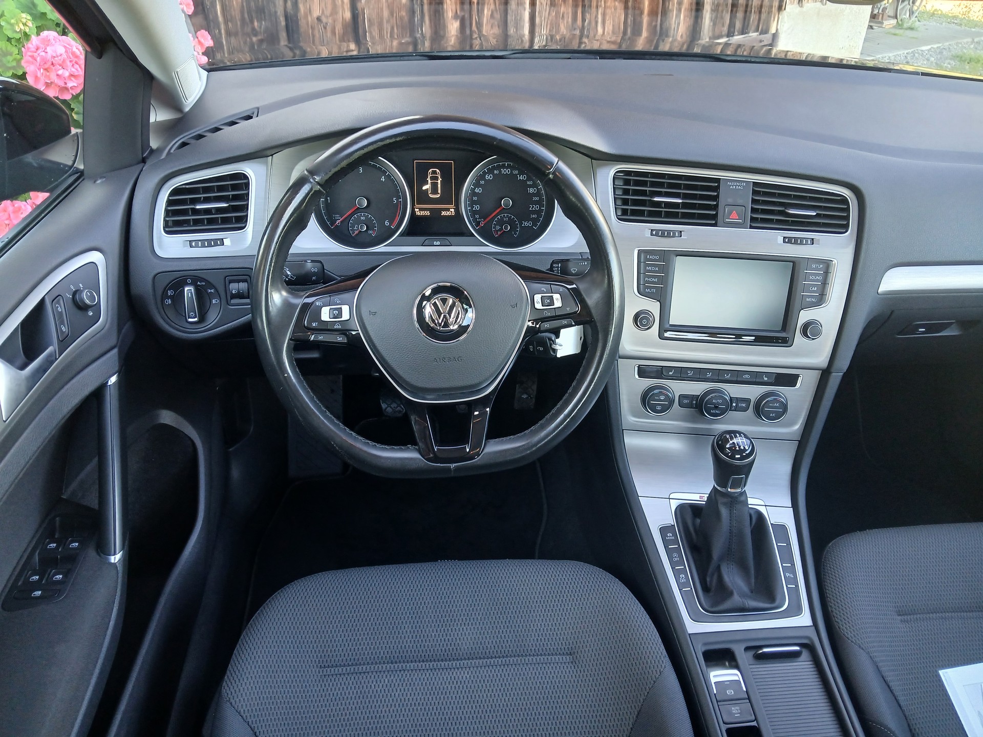 VW Golf 2.0 TDI Comfortline 4Motion-image-2
