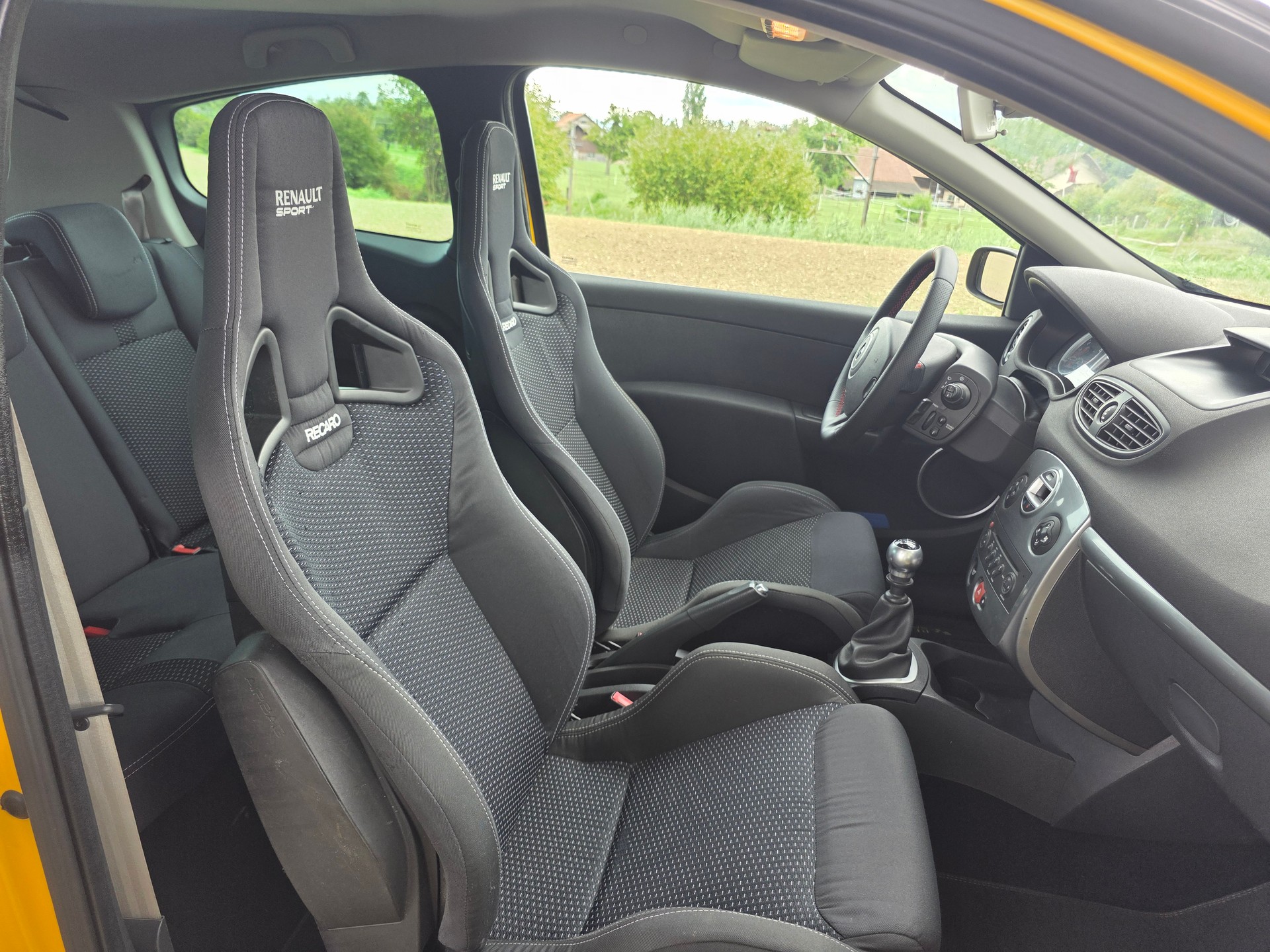 RENAULT Clio 2.0 16V Sport F1 Team-image-6