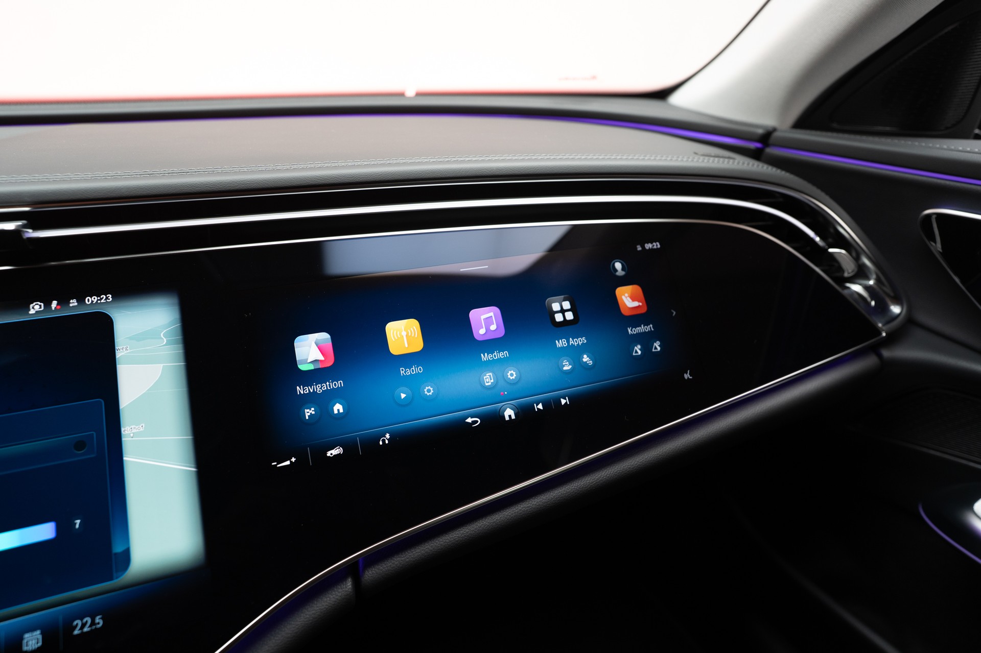 MERCEDES-BENZ E 220 d Avantgarde / MBUX Superscreen / Sitzheizung / 360° Kamera-image-29