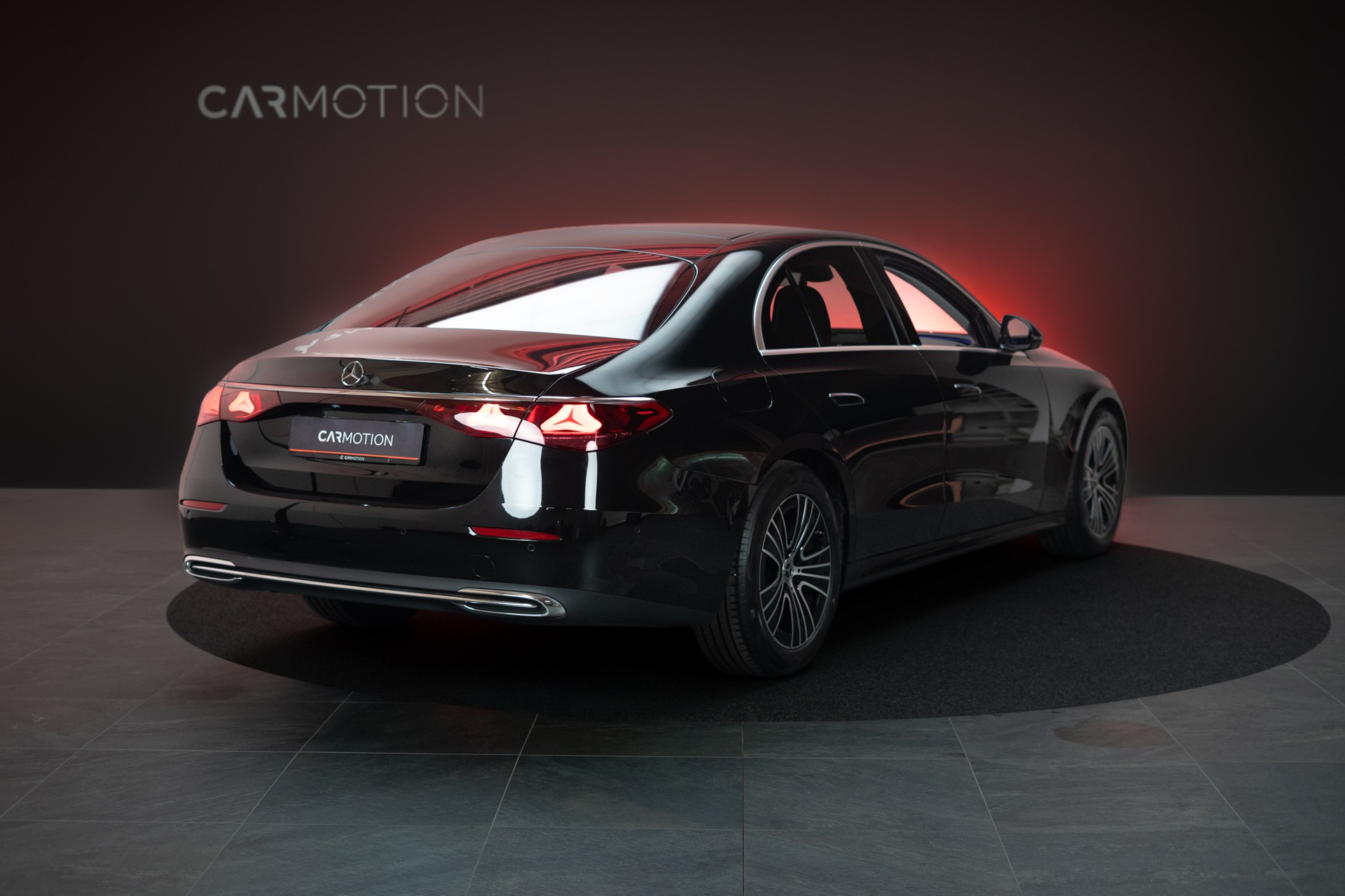 MERCEDES-BENZ E 220 d Avantgarde / MBUX Superscreen / Sitzheizung / 360° Kamera-image-6
