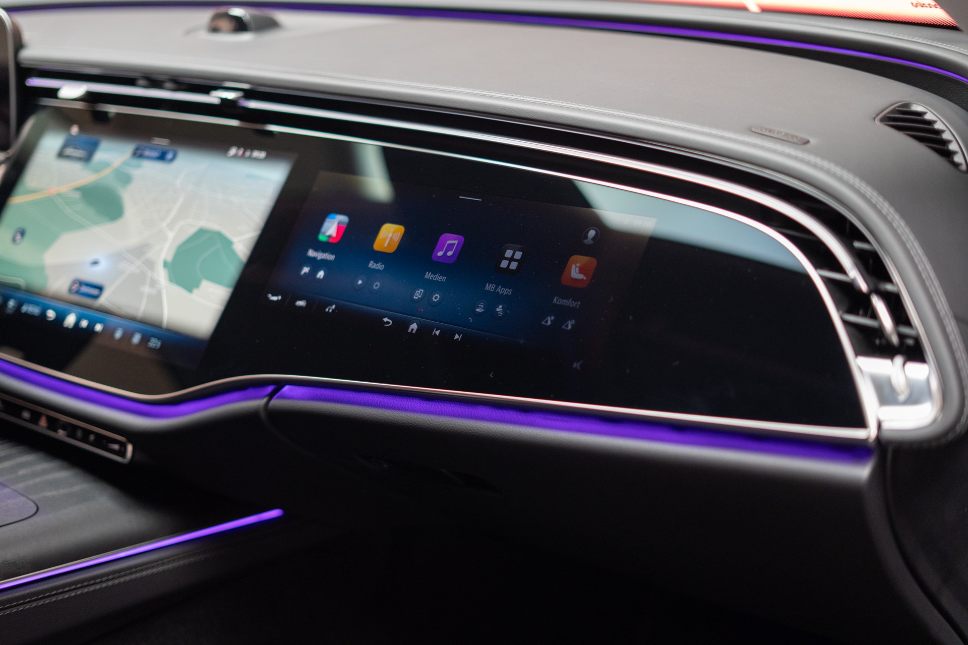 MERCEDES-BENZ E 220 d Avantgarde / MBUX Superscreen / Sitzheizung / 360° Kamera-image-23