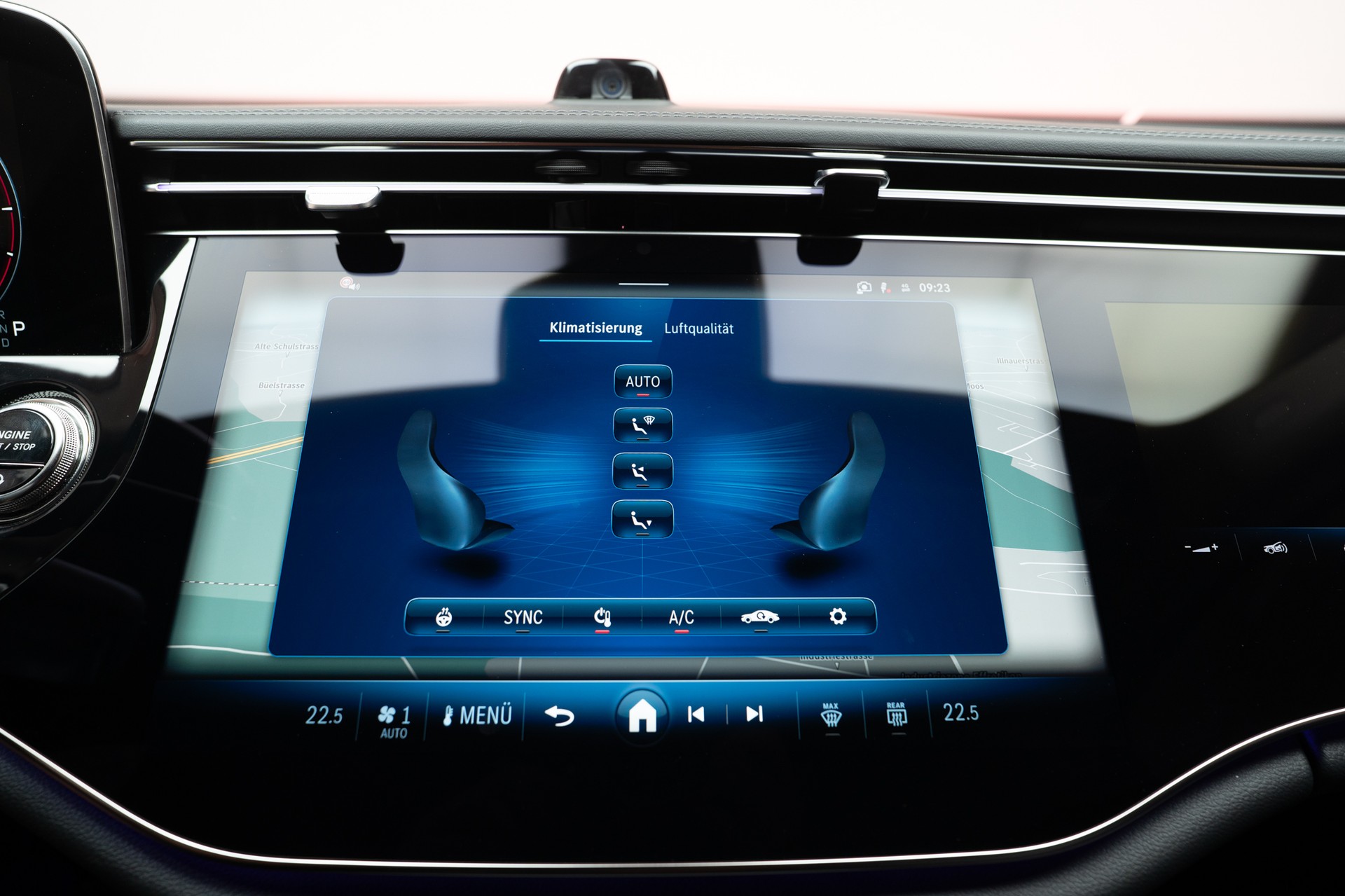 MERCEDES-BENZ E 220 d Avantgarde / MBUX Superscreen / Sitzheizung / 360° Kamera-image-26