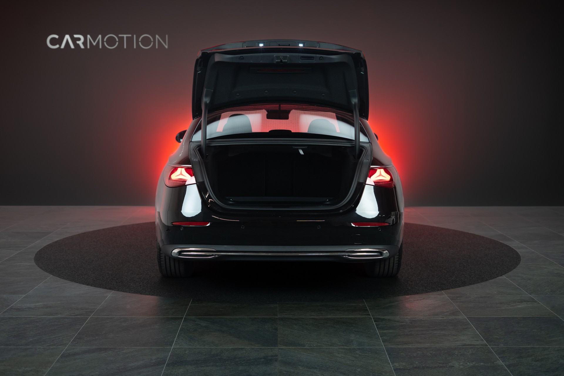 MERCEDES-BENZ E 220 d Avantgarde / MBUX Superscreen / Sitzheizung / 360° Kamera-image-5
