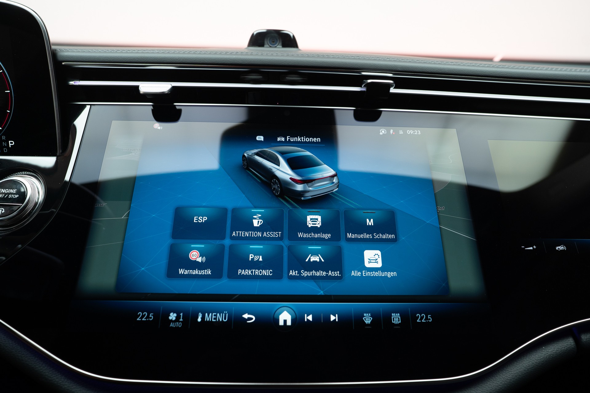 MERCEDES-BENZ E 220 d Avantgarde / MBUX Superscreen / Sitzheizung / 360° Kamera-image-27