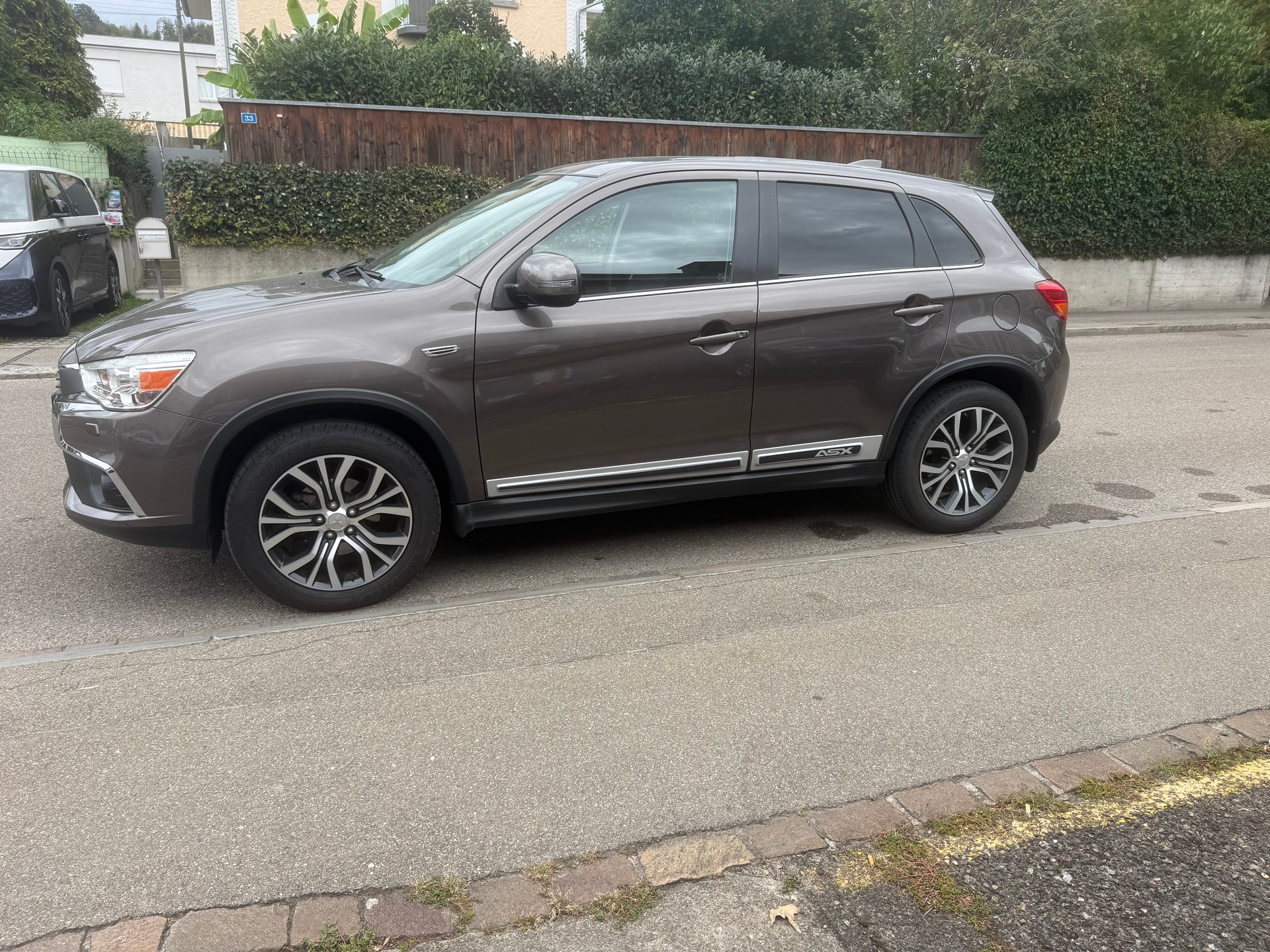 MITSUBISHI ASX 2.2 DID Style Hyaku Edition 4WD Automatic-image-4