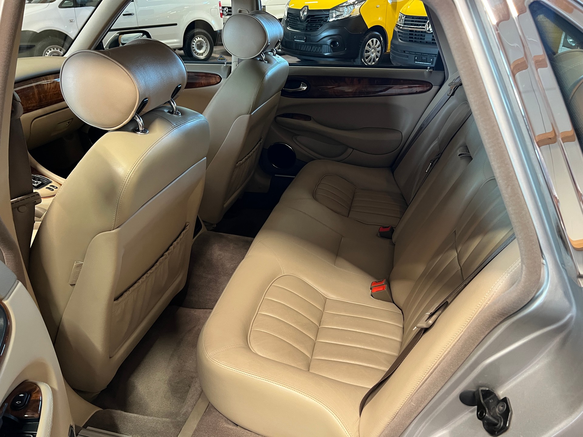 JAGUAR XJ 4.0 V8 Sovereign-image-12