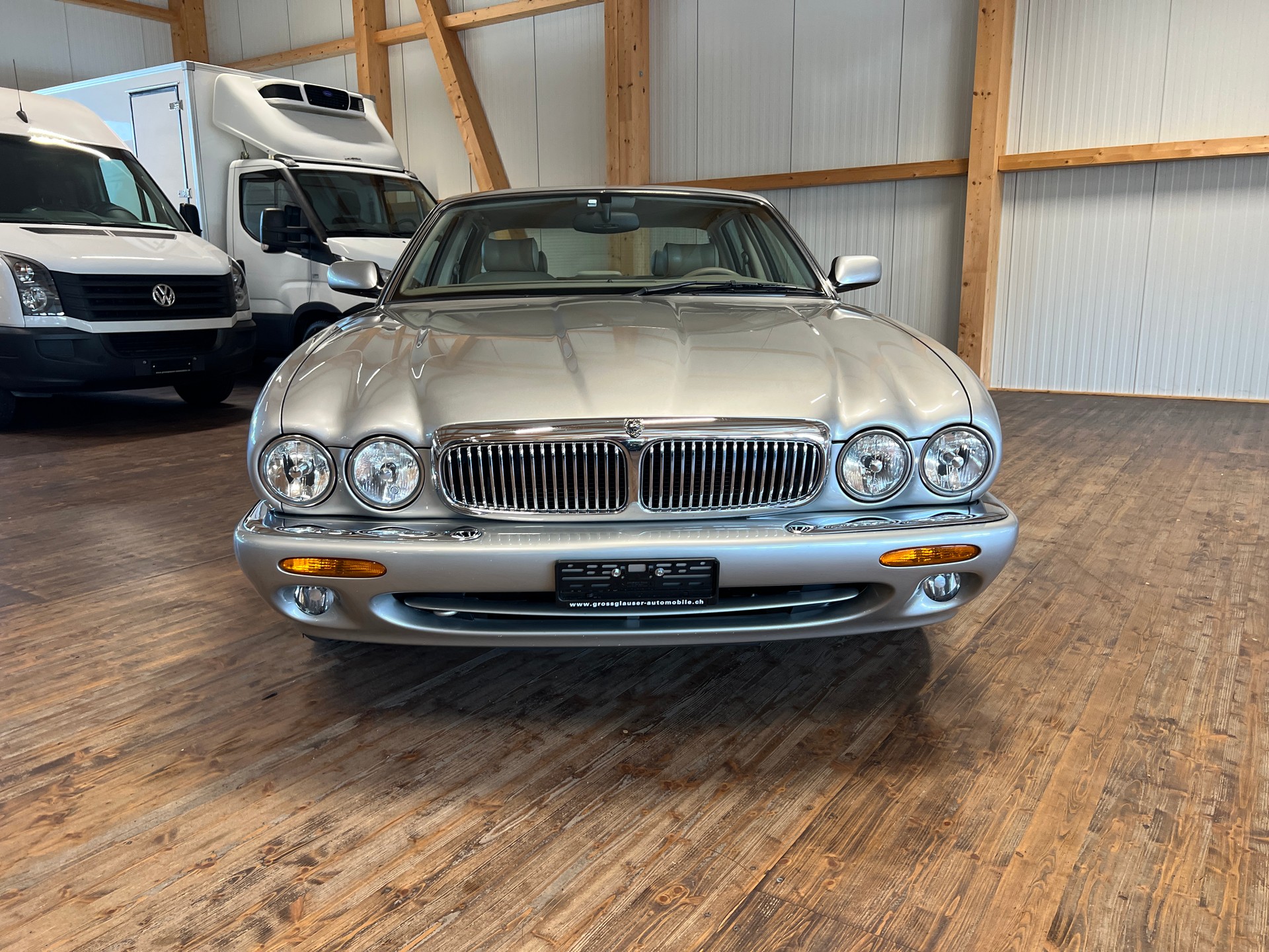 JAGUAR XJ 4.0 V8 Sovereign-image-1