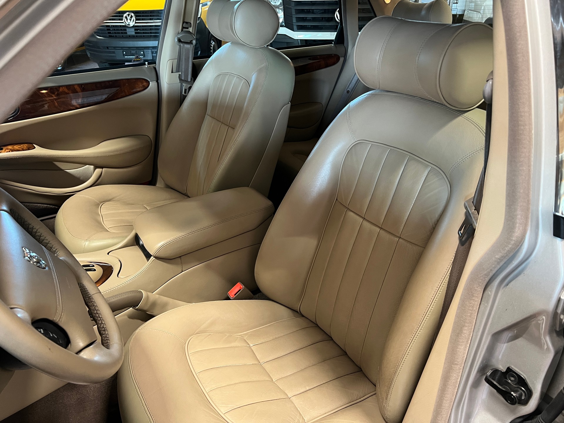 JAGUAR XJ 4.0 V8 Sovereign-image-8