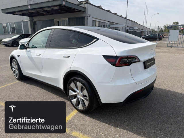 TESLA Model Y Long Range AWD-image-6