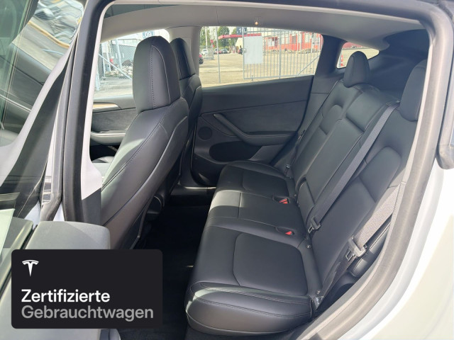 TESLA Model Y Long Range AWD-image-13