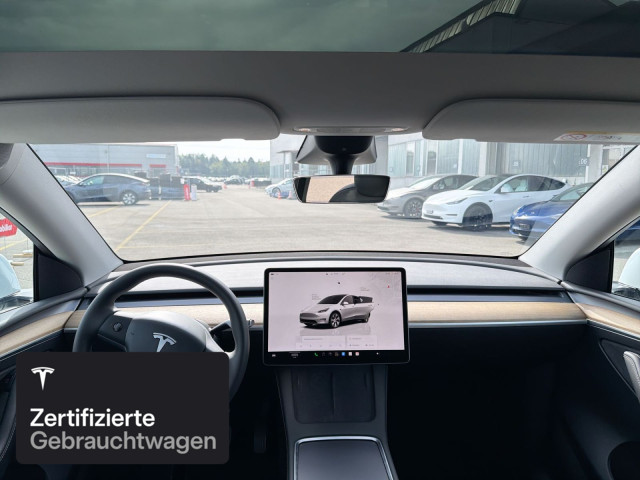 TESLA Model Y Long Range AWD-image-14