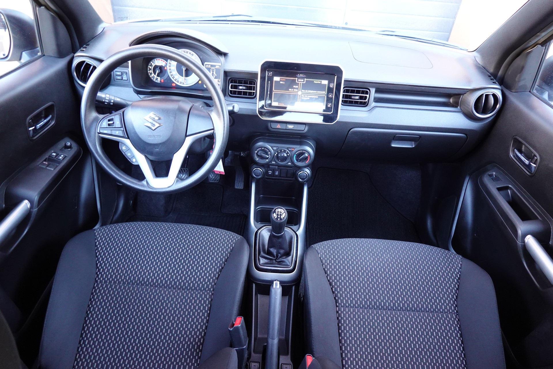 SUZUKI Ignis 1.2i Compact+ Hybrid "* CH Auto * 3 ans de G0arantie * Clim Auto * Caméra * Apple Car Play * Capteurs *"-image-10