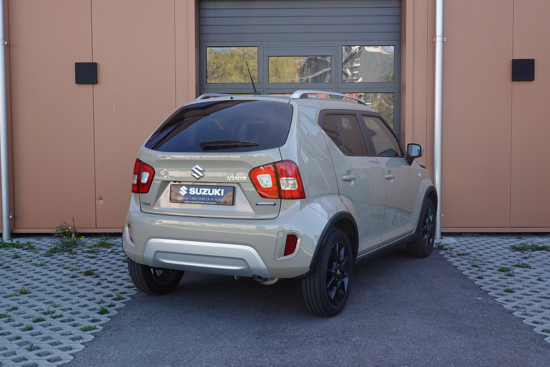 SUZUKI Ignis 1.2i Compact+ Hybrid "* CH Auto * 3 ans de G0arantie * Clim Auto * Caméra * Apple Car Play * Capteurs *"-image-7