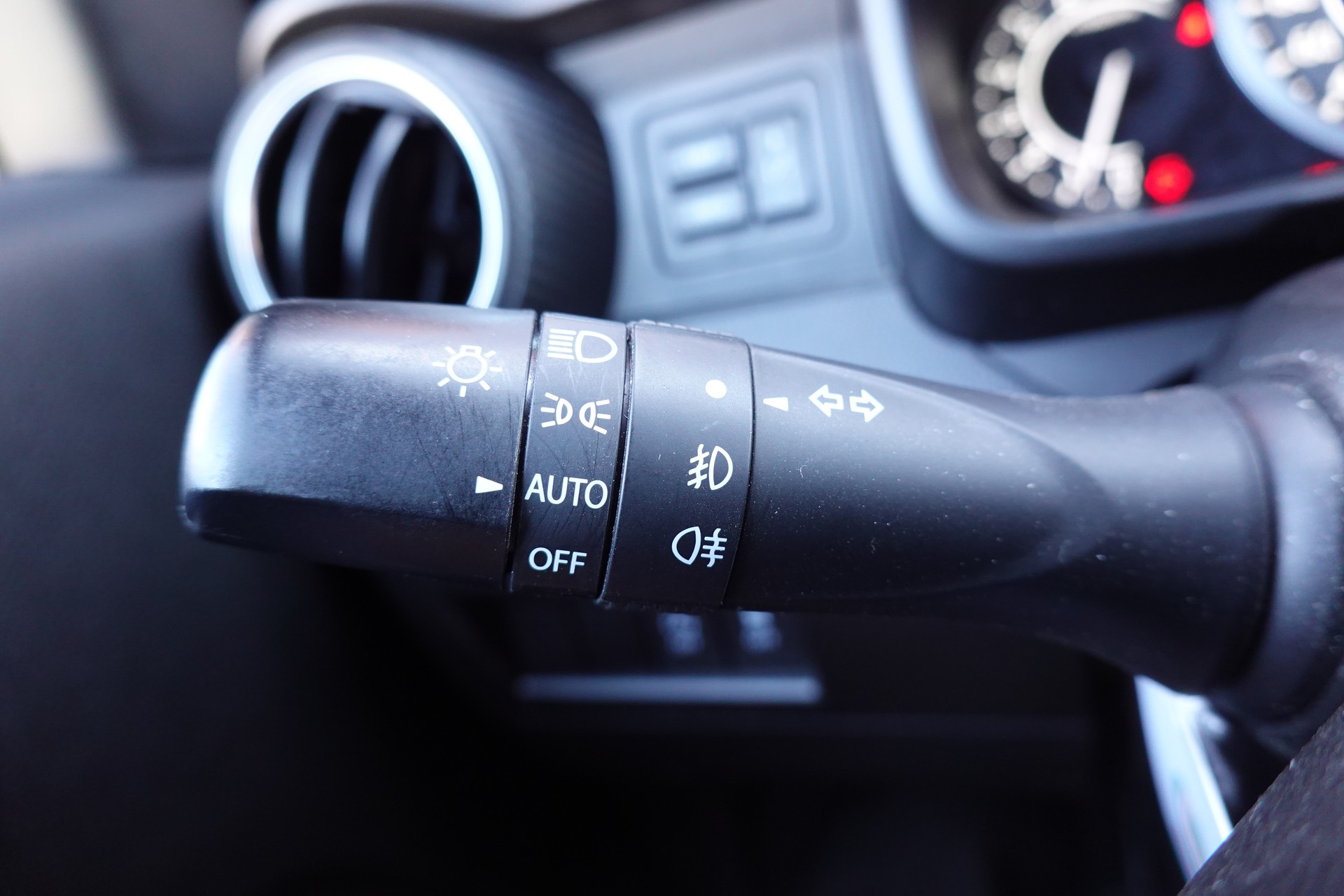 SUZUKI Ignis 1.2i Compact+ Hybrid "* CH Auto * 3 ans de G0arantie * Clim Auto * Caméra * Apple Car Play * Capteurs *"-image-14