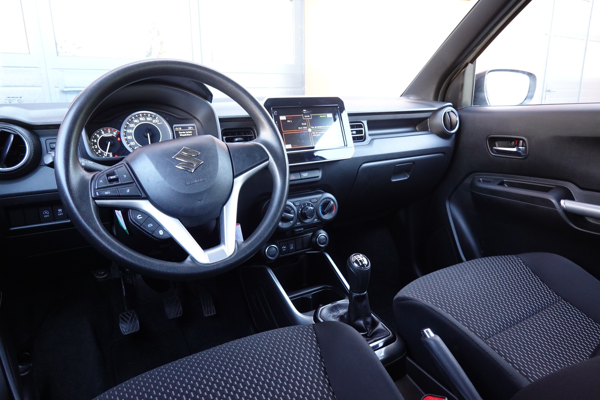 SUZUKI Ignis 1.2i Compact+ Hybrid "* CH Auto * 3 ans de G0arantie * Clim Auto * Caméra * Apple Car Play * Capteurs *"-image-12