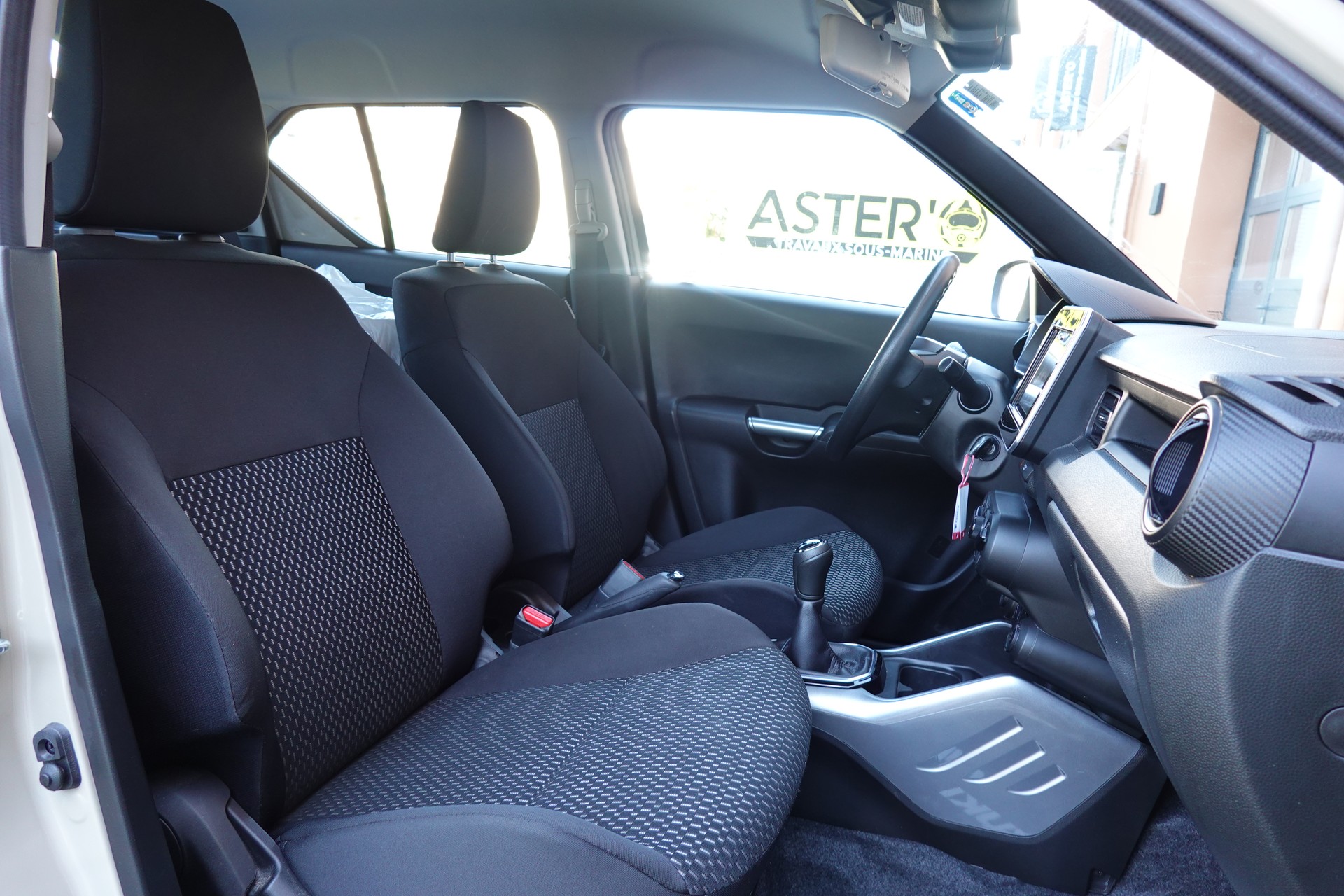 SUZUKI Ignis 1.2i Compact+ Hybrid "* CH Auto * 3 ans de G0arantie * Clim Auto * Caméra * Apple Car Play * Capteurs *"-image-22