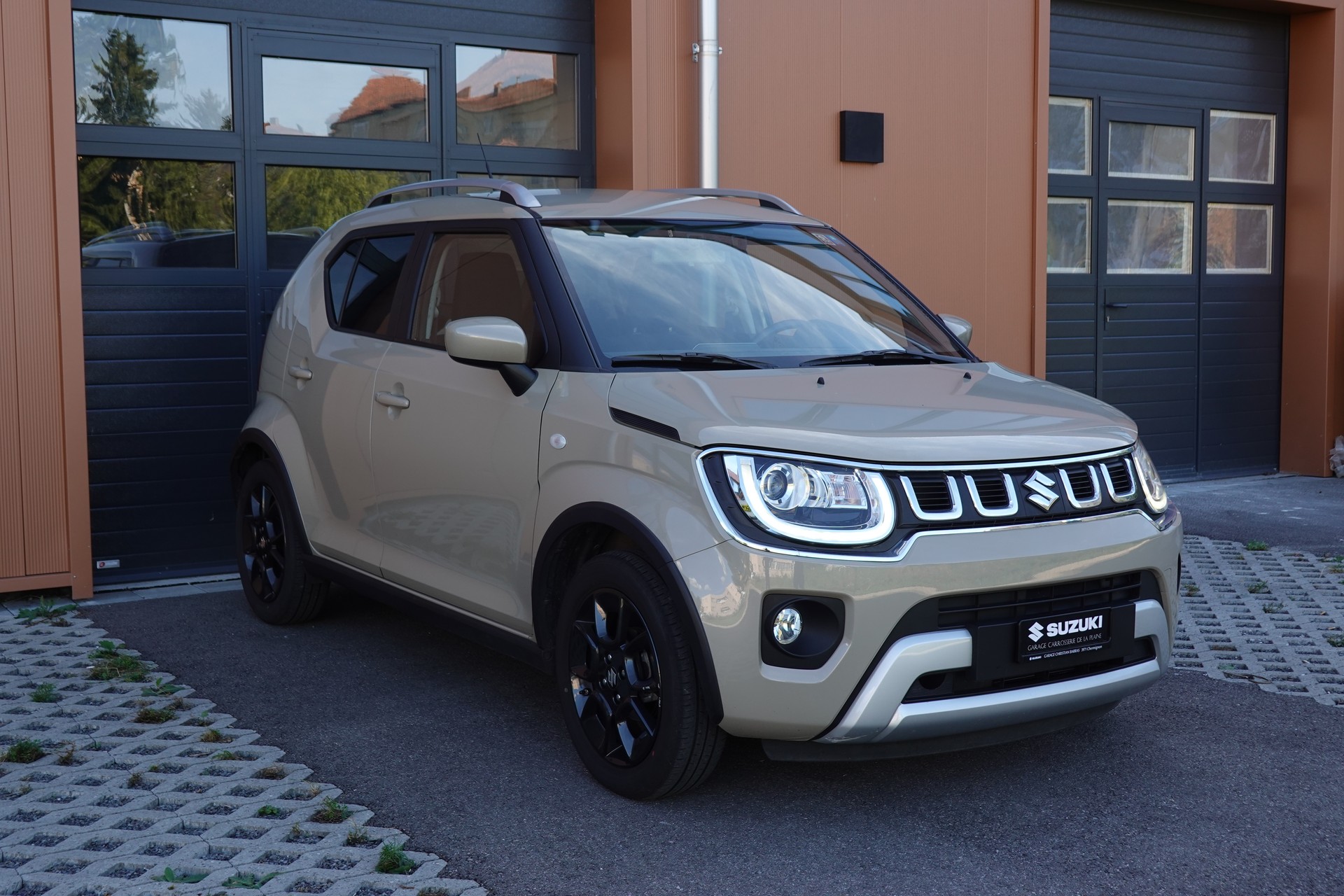 SUZUKI Ignis 1.2i Compact+ Hybrid "* CH Auto * 3 ans de G0arantie * Clim Auto * Caméra * Apple Car Play * Capteurs *"-image-2