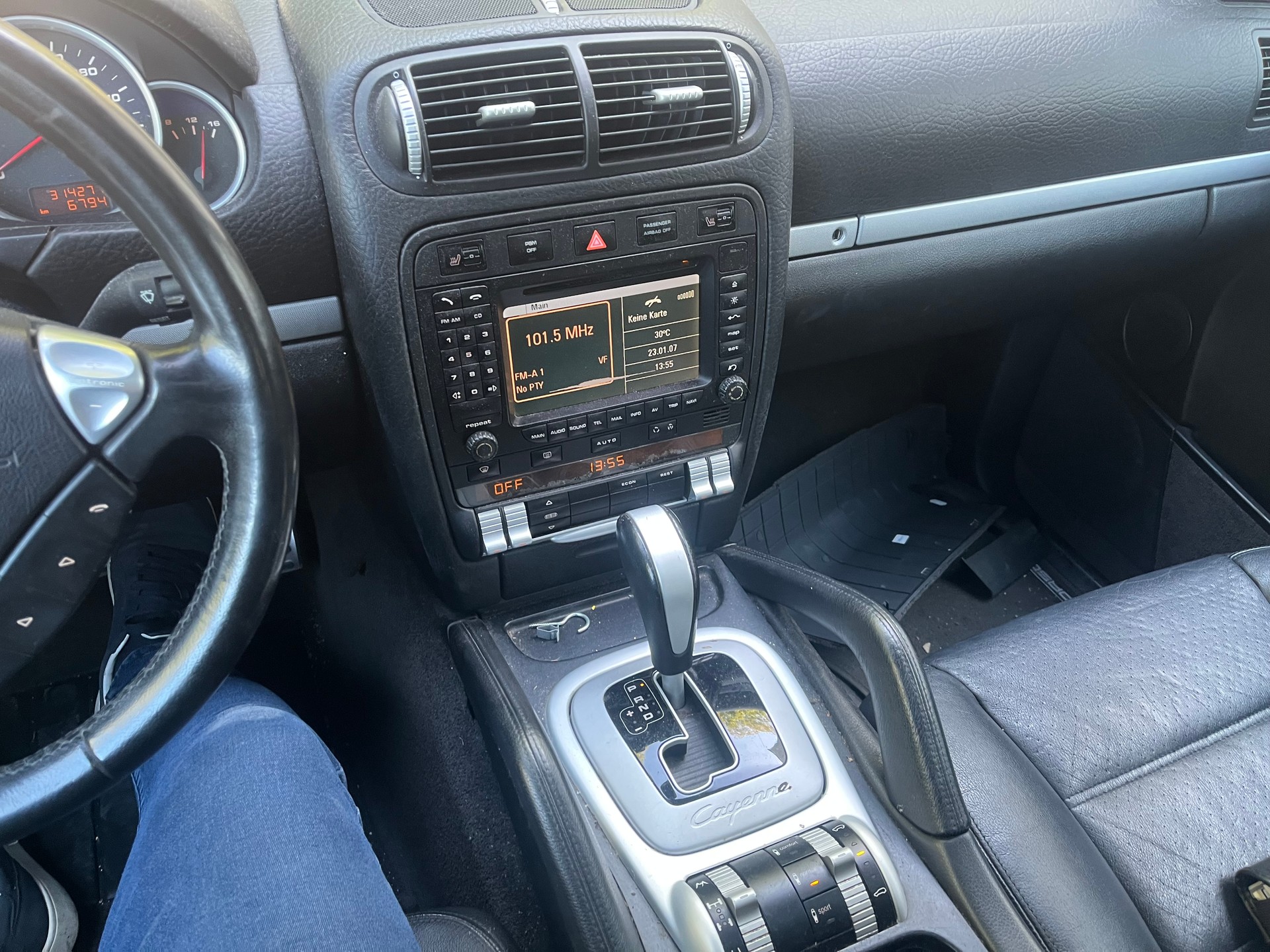 PORSCHE Cayenne S-image-8