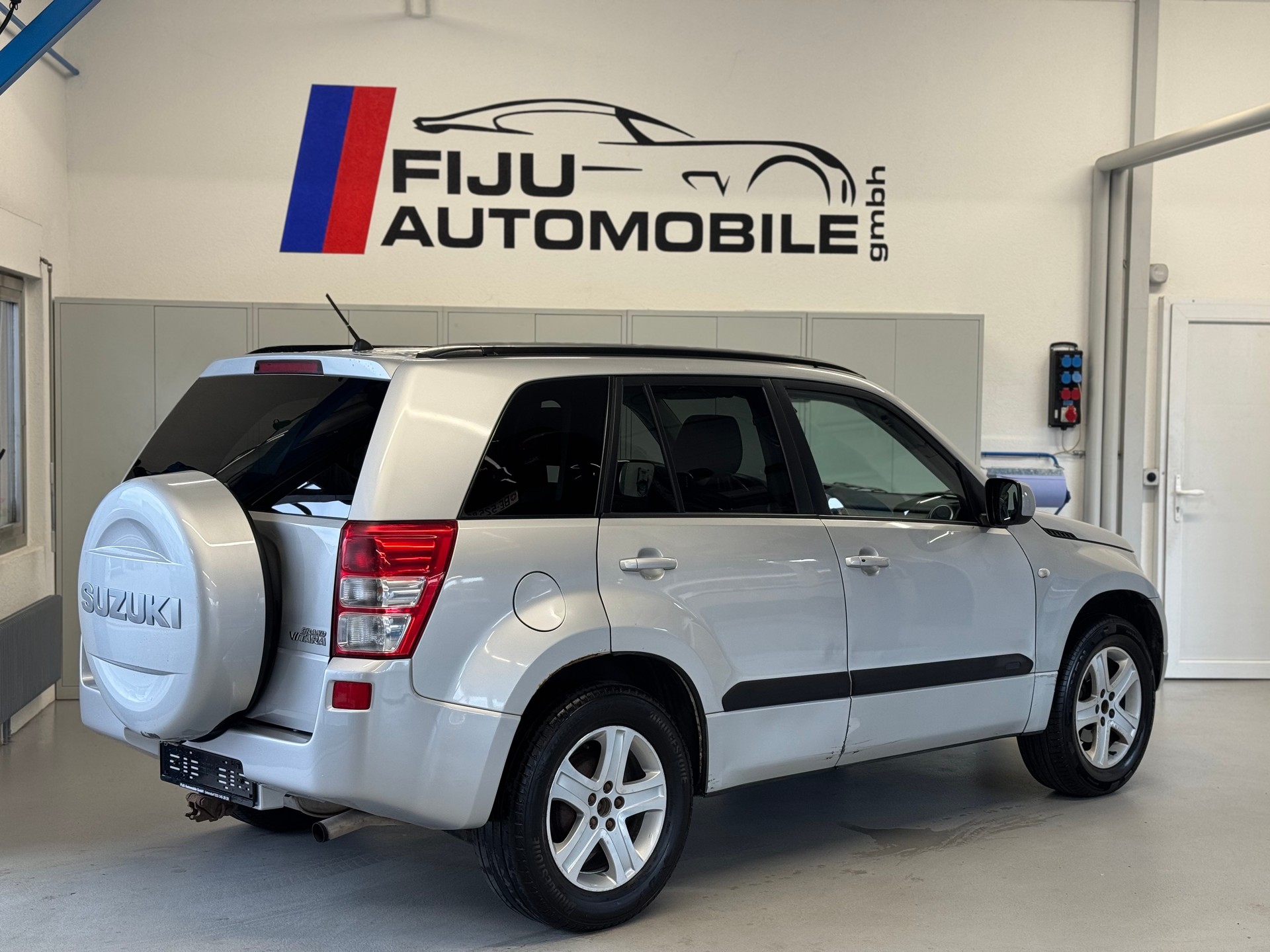 SUZUKI Grand Vitara 2.0 16V Top Limited Edition Automatic-image-3