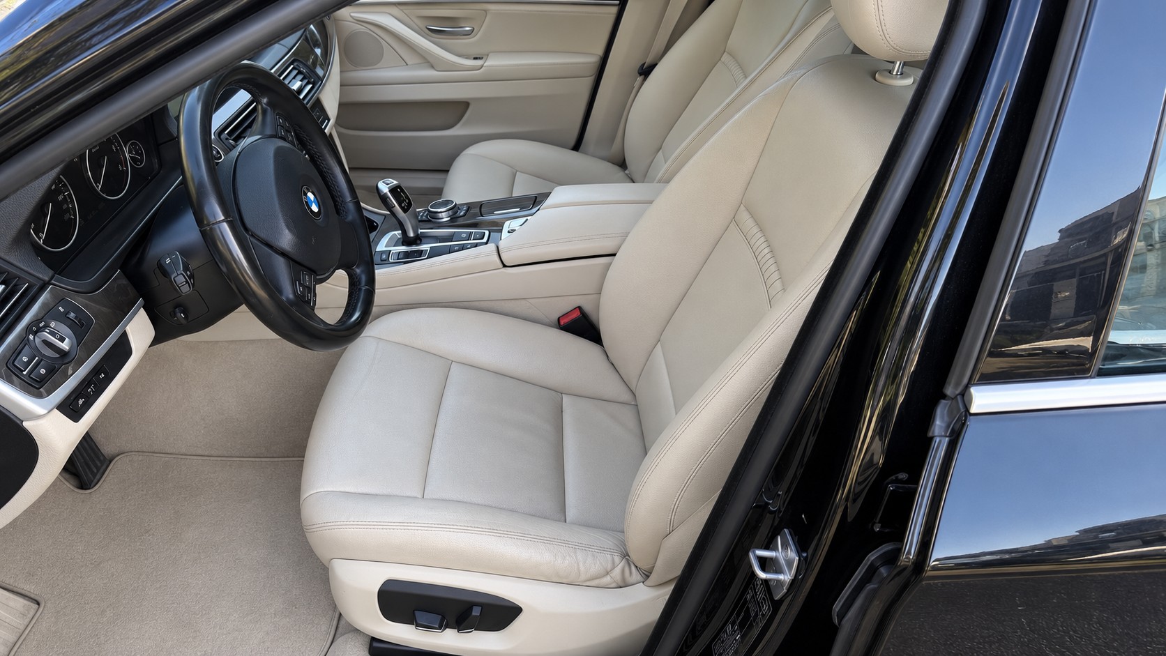 BMW 535d Touring xDrive Luxury Line Steptronic-image-6
