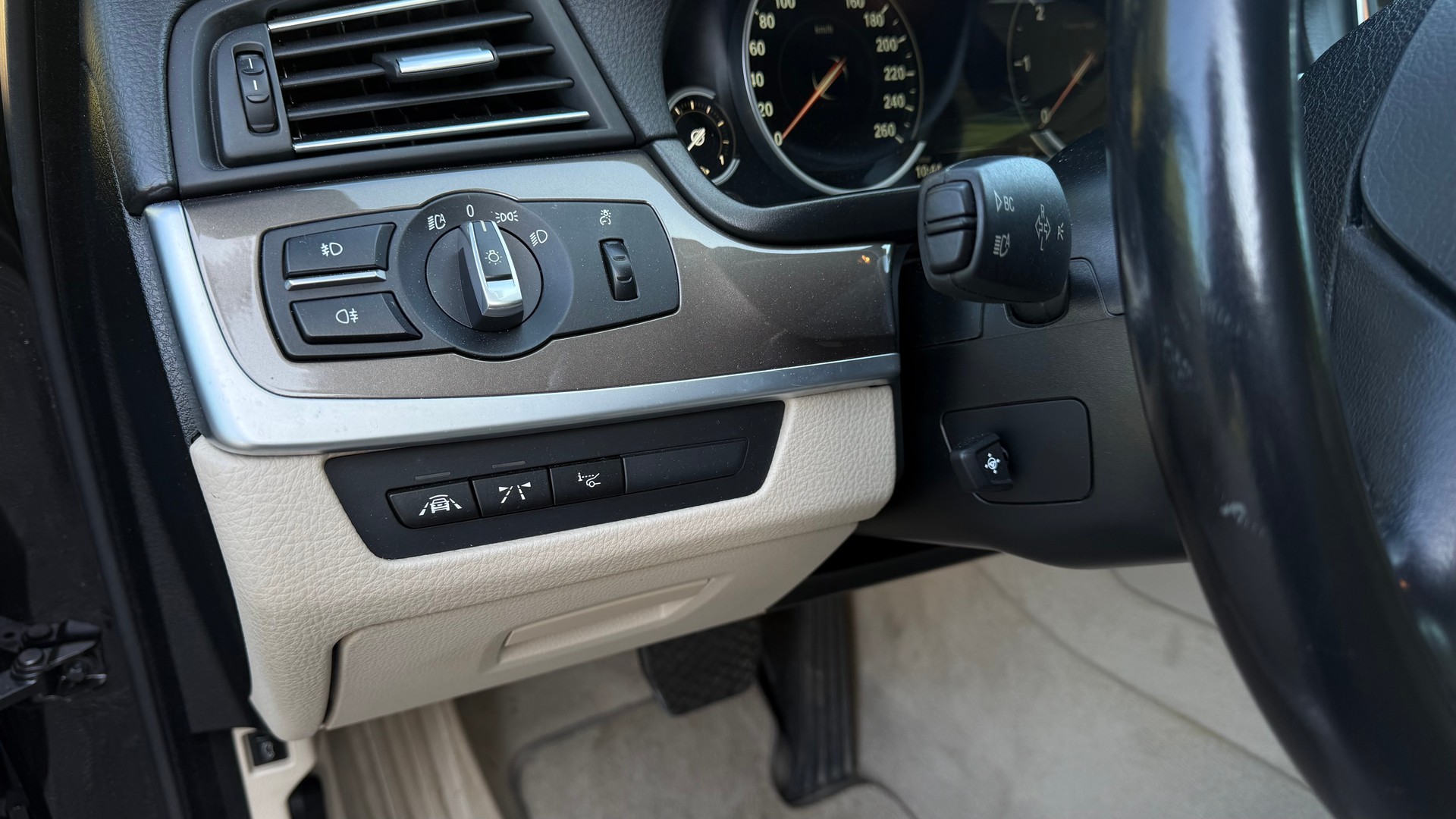 BMW 535d Touring xDrive Luxury Line Steptronic-image-8