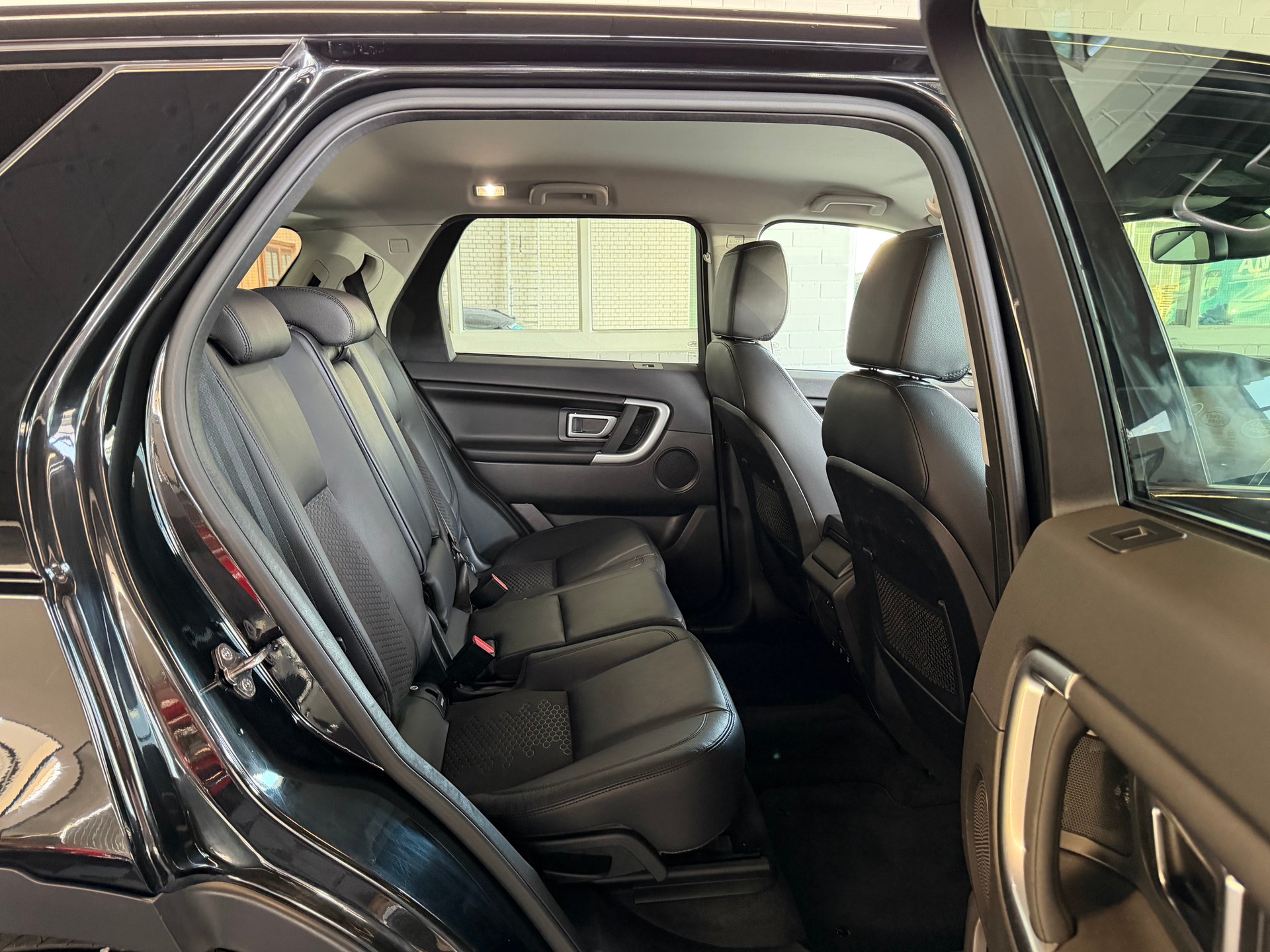 LAND ROVER Discovery Sport 2.0 Si4 HSE AT9 241 PS 4X4 * 7 PLÄTZER *-image-10