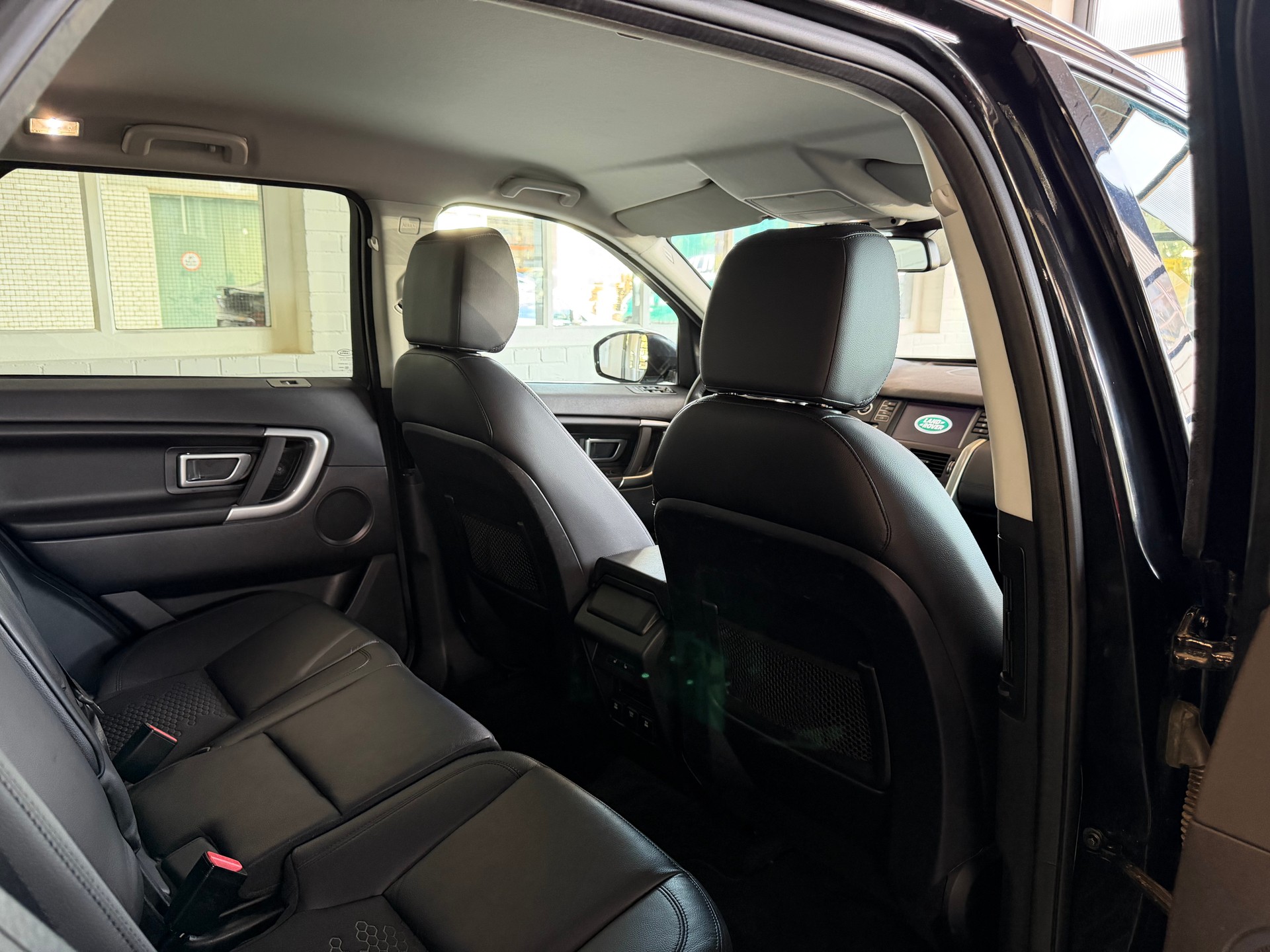 LAND ROVER Discovery Sport 2.0 Si4 HSE AT9 241 PS 4X4 * 7 PLÄTZER *-image-11