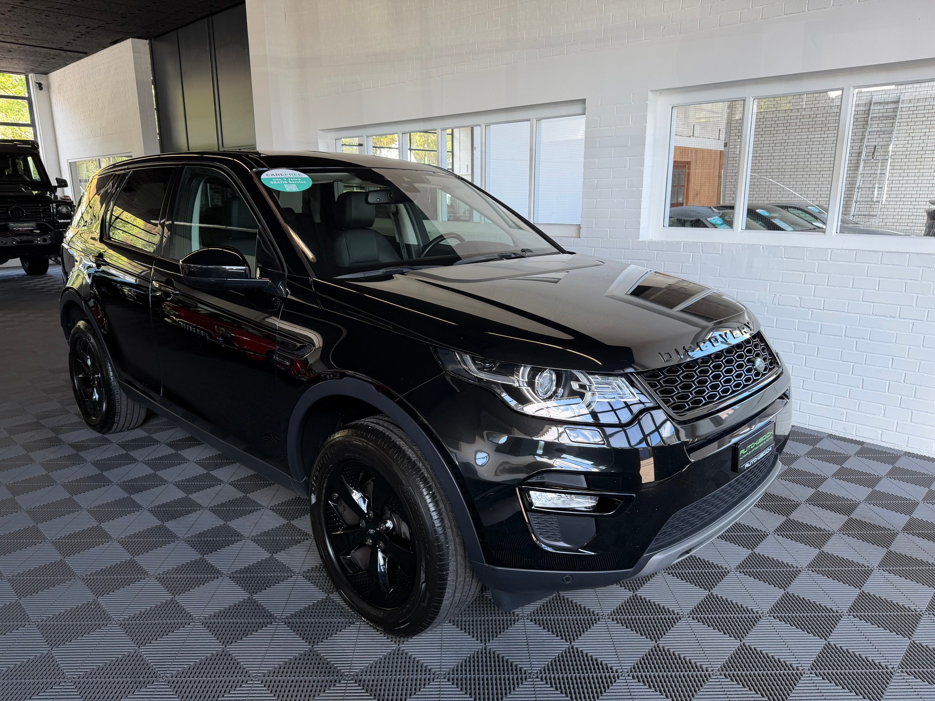 LAND ROVER Discovery Sport 2.0 Si4 HSE AT9 241 PS 4X4 * 7 PLÄTZER *-image-0