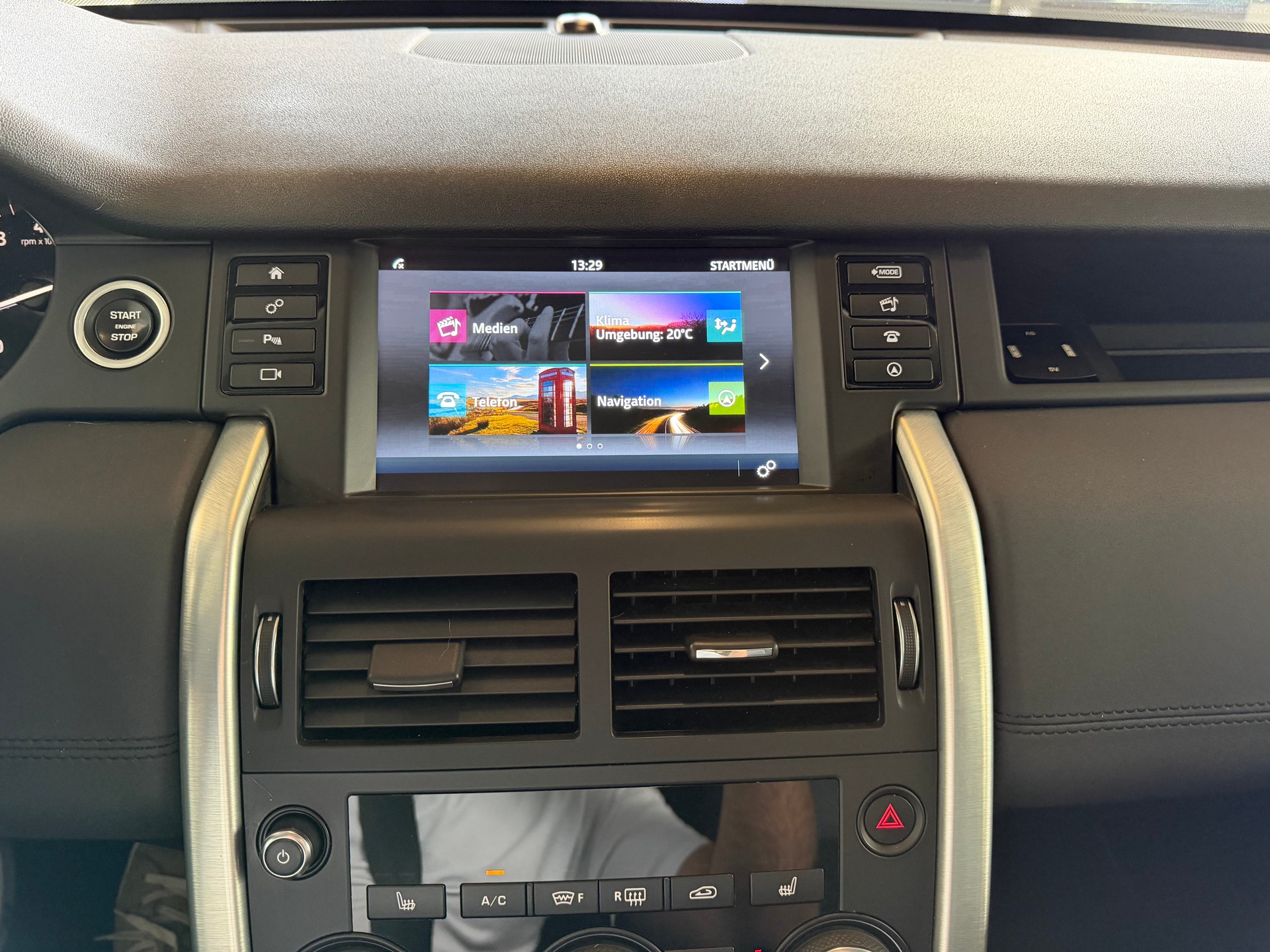 LAND ROVER Discovery Sport 2.0 Si4 HSE AT9 241 PS 4X4 * 7 PLÄTZER *-image-20