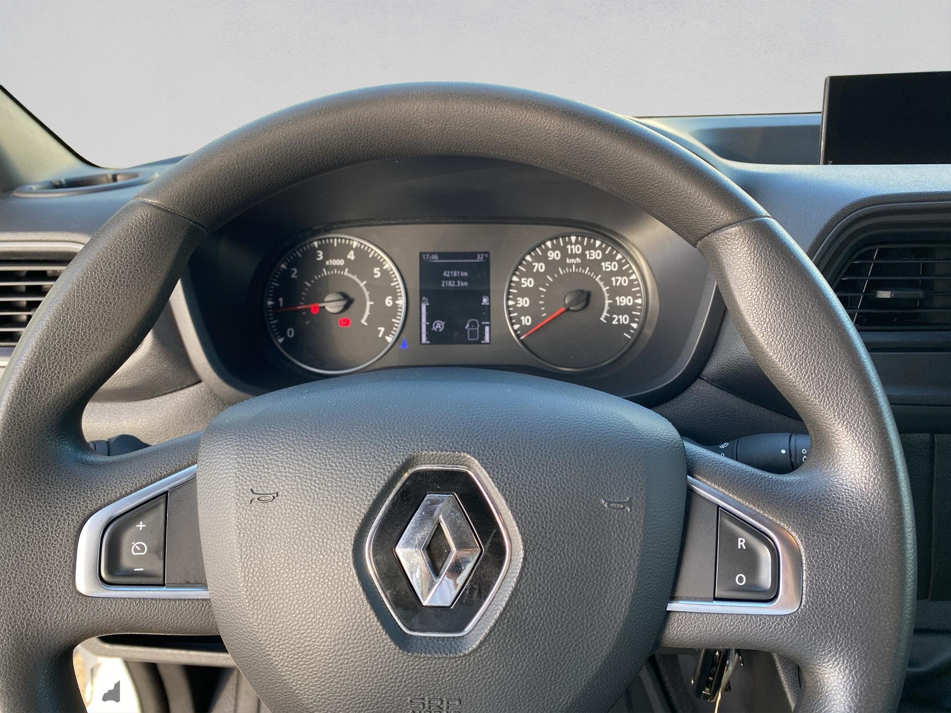 RENAULT Master T35 dCi145 L3-image-8