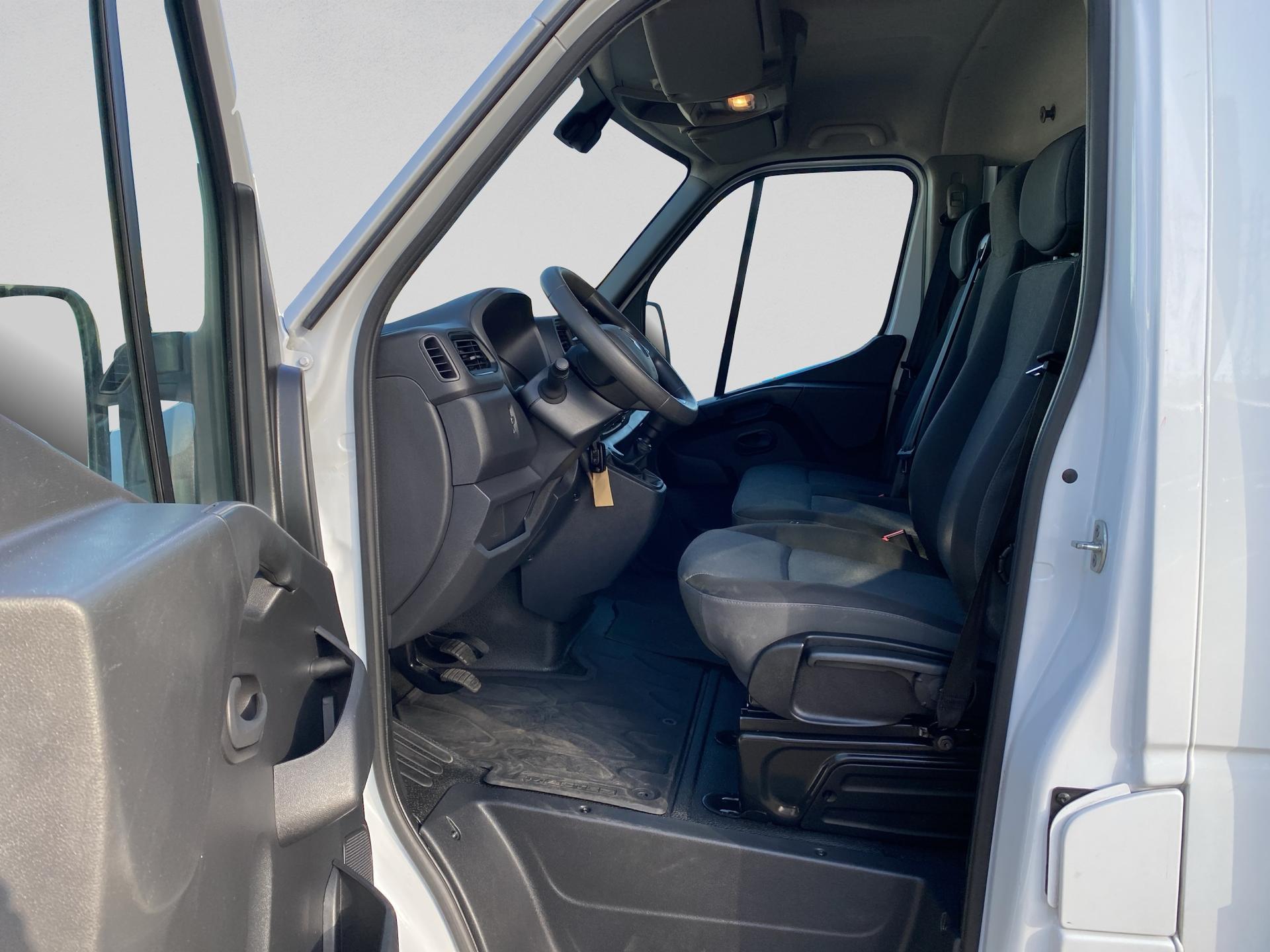 RENAULT Master T35 dCi145 L3-image-6
