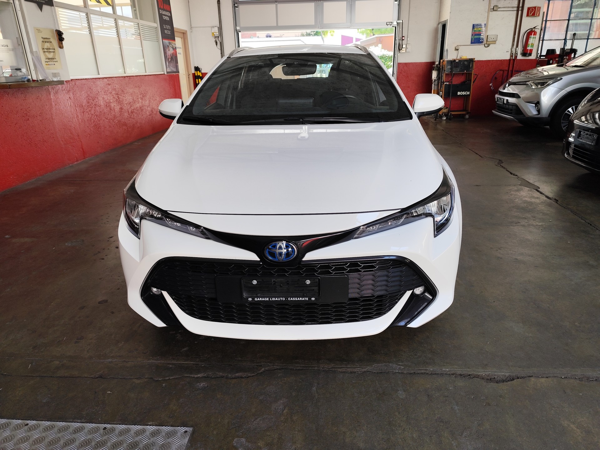 TOYOTA Corolla Touring Sports 1.8 HSD Trend e-CVT-image-1