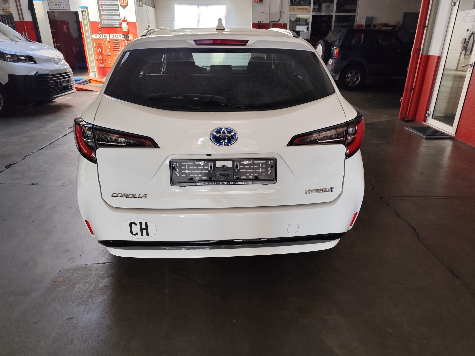 TOYOTA Corolla Touring Sports 1.8 HSD Trend e-CVT-image-4