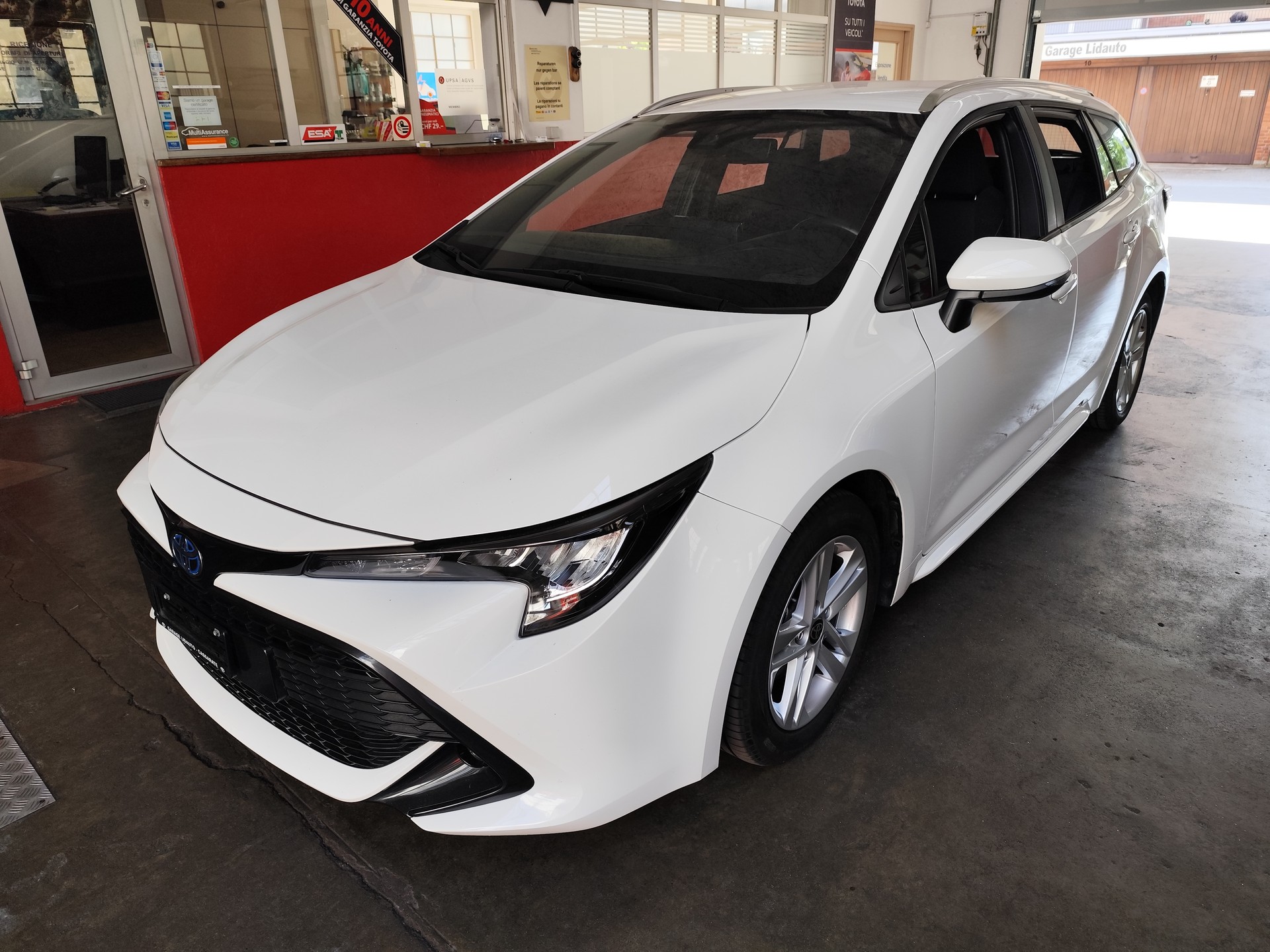 TOYOTA Corolla Touring Sports 1.8 HSD Trend e-CVT-image-0