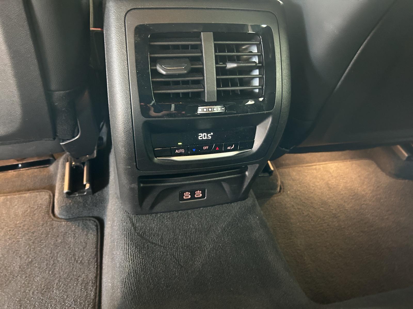 BMW X4 20i xDrive-image-23