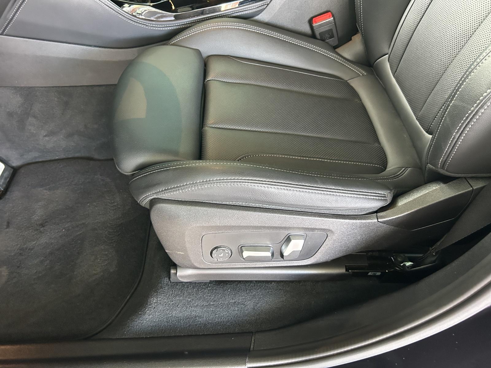 BMW X4 20i xDrive-image-14