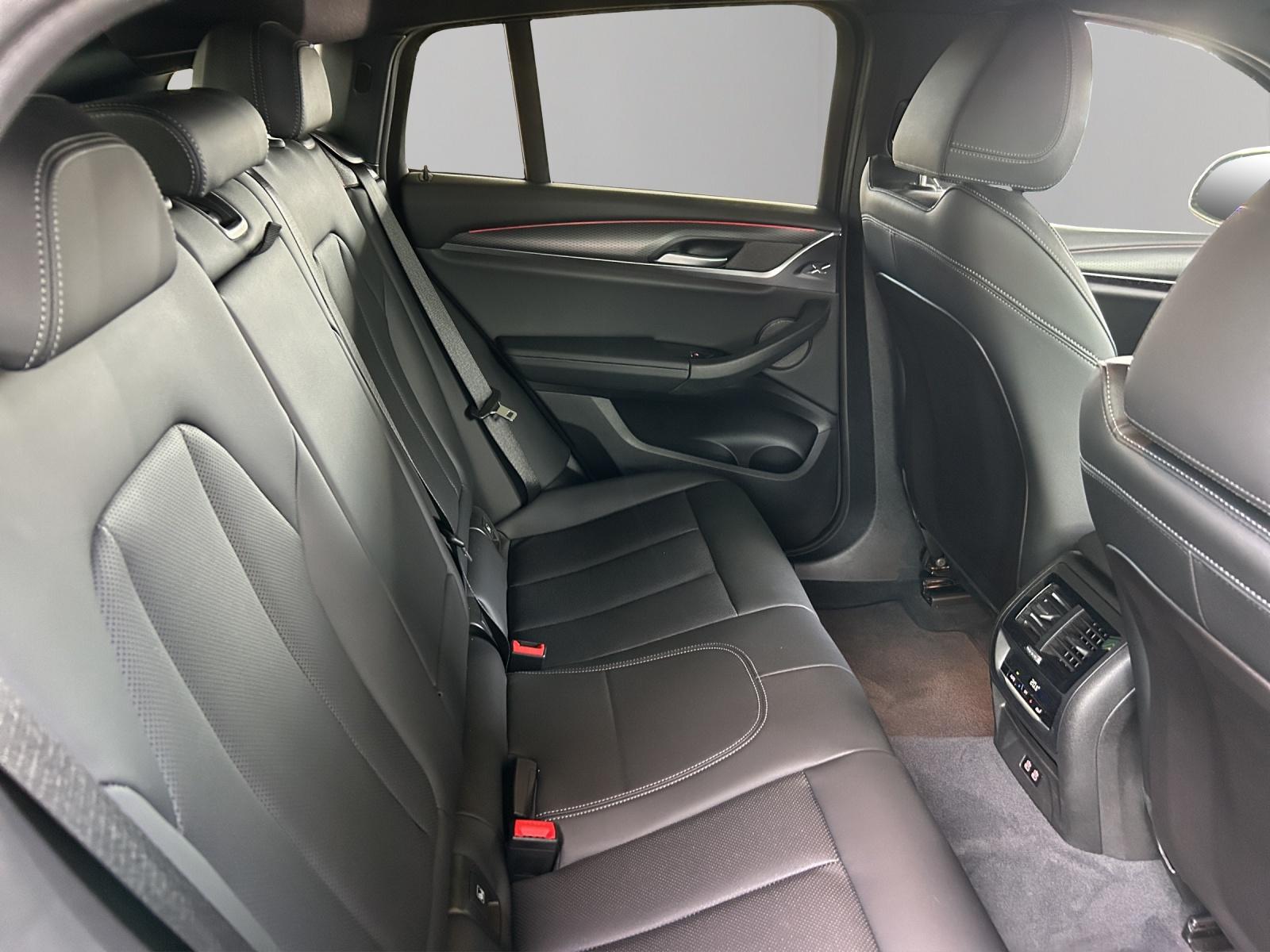 BMW X4 20i xDrive-image-17